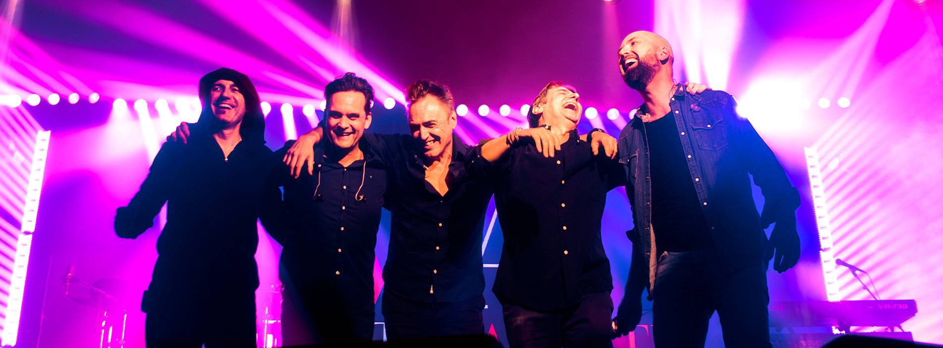 MODESTIA APARTE Y UN PINGÜINO EN MI ASCENSOR