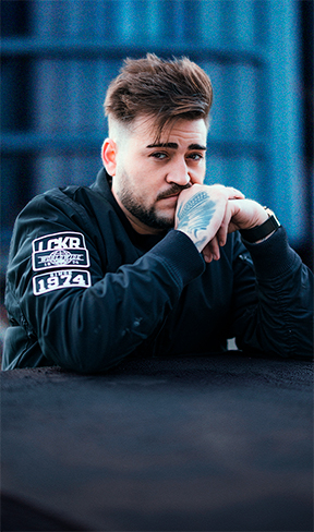 NIKONE