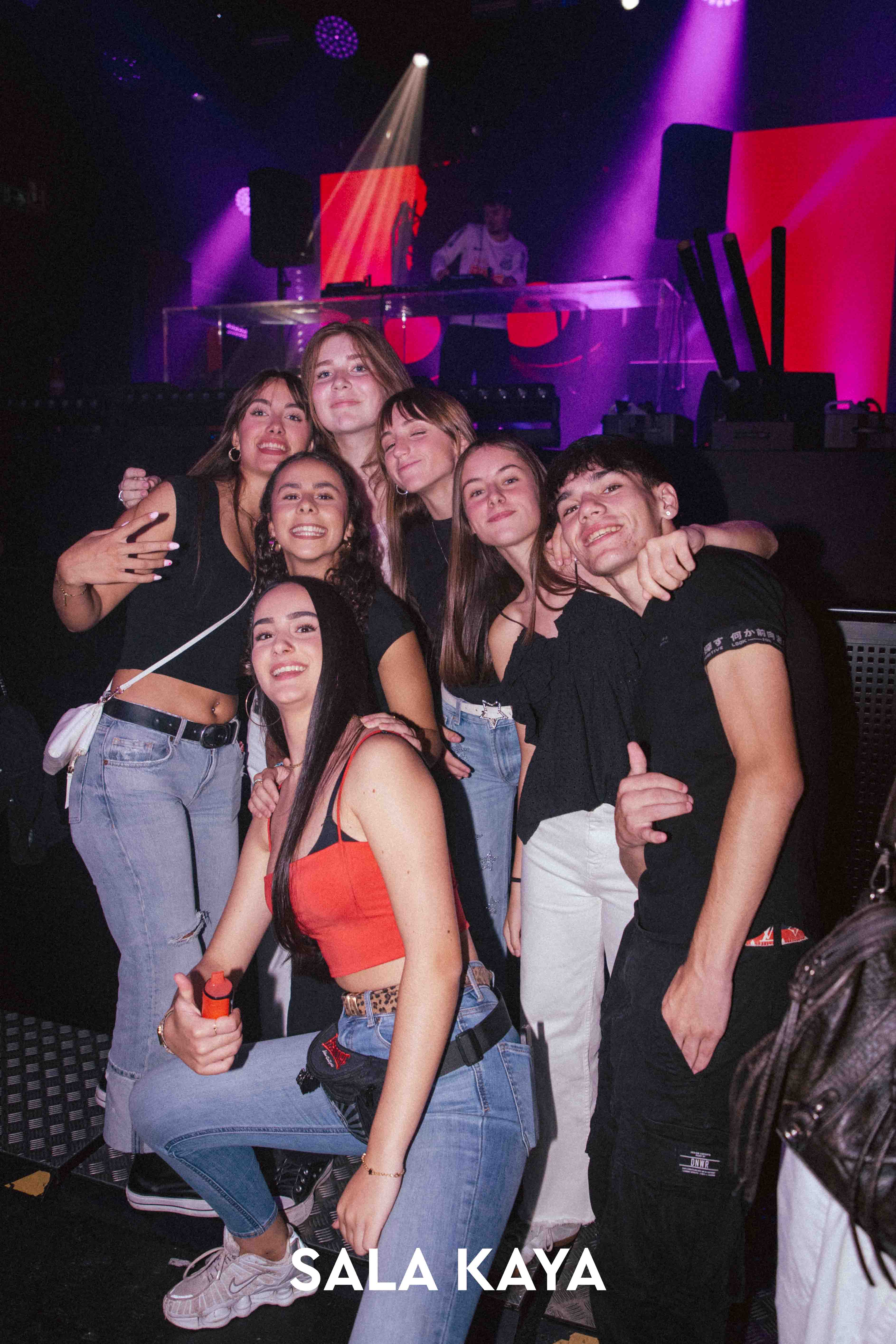 foto de público de AFTER PARTY 8BELIAL