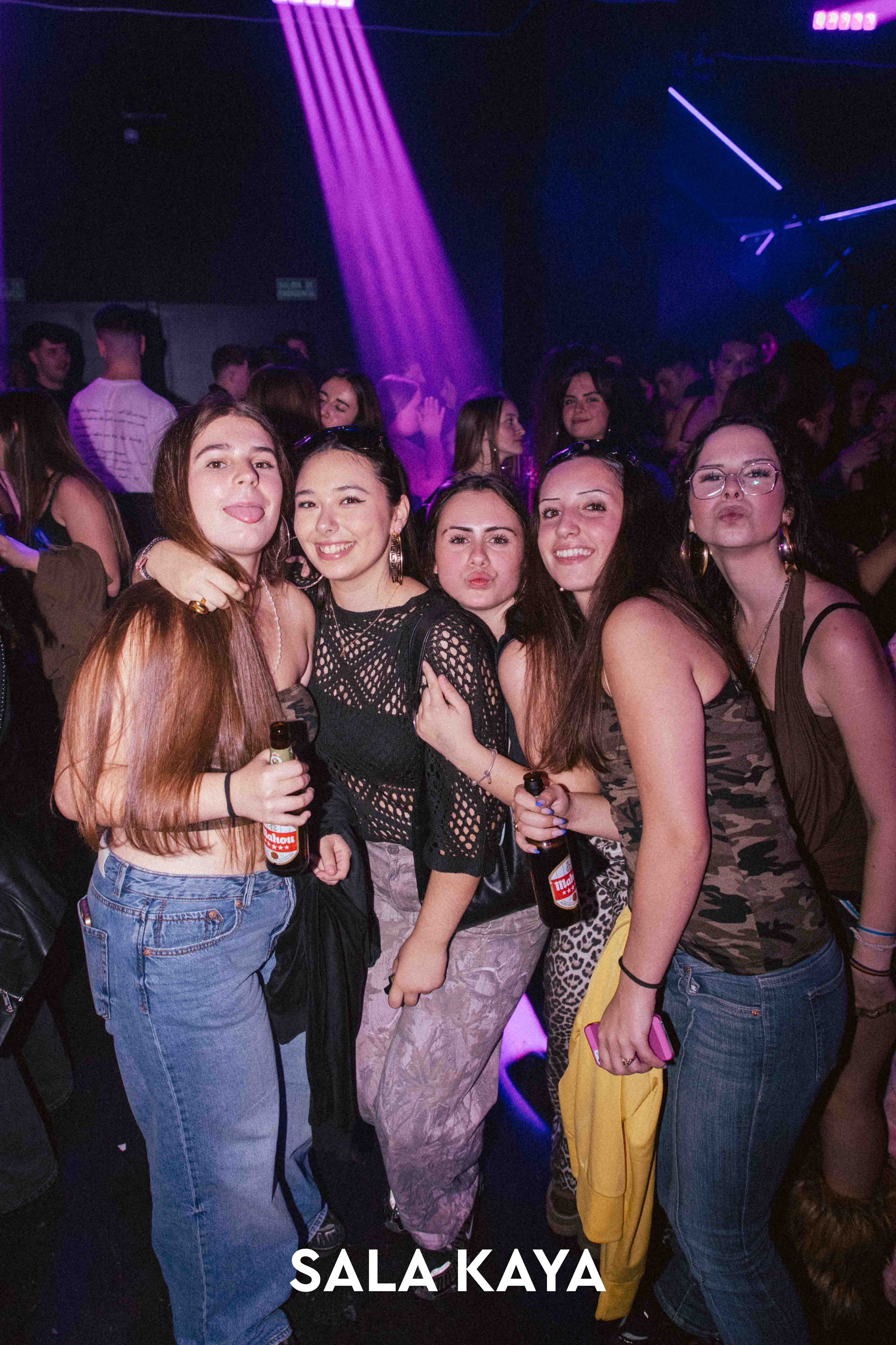foto de público de AFTER PARTY 8BELIAL
