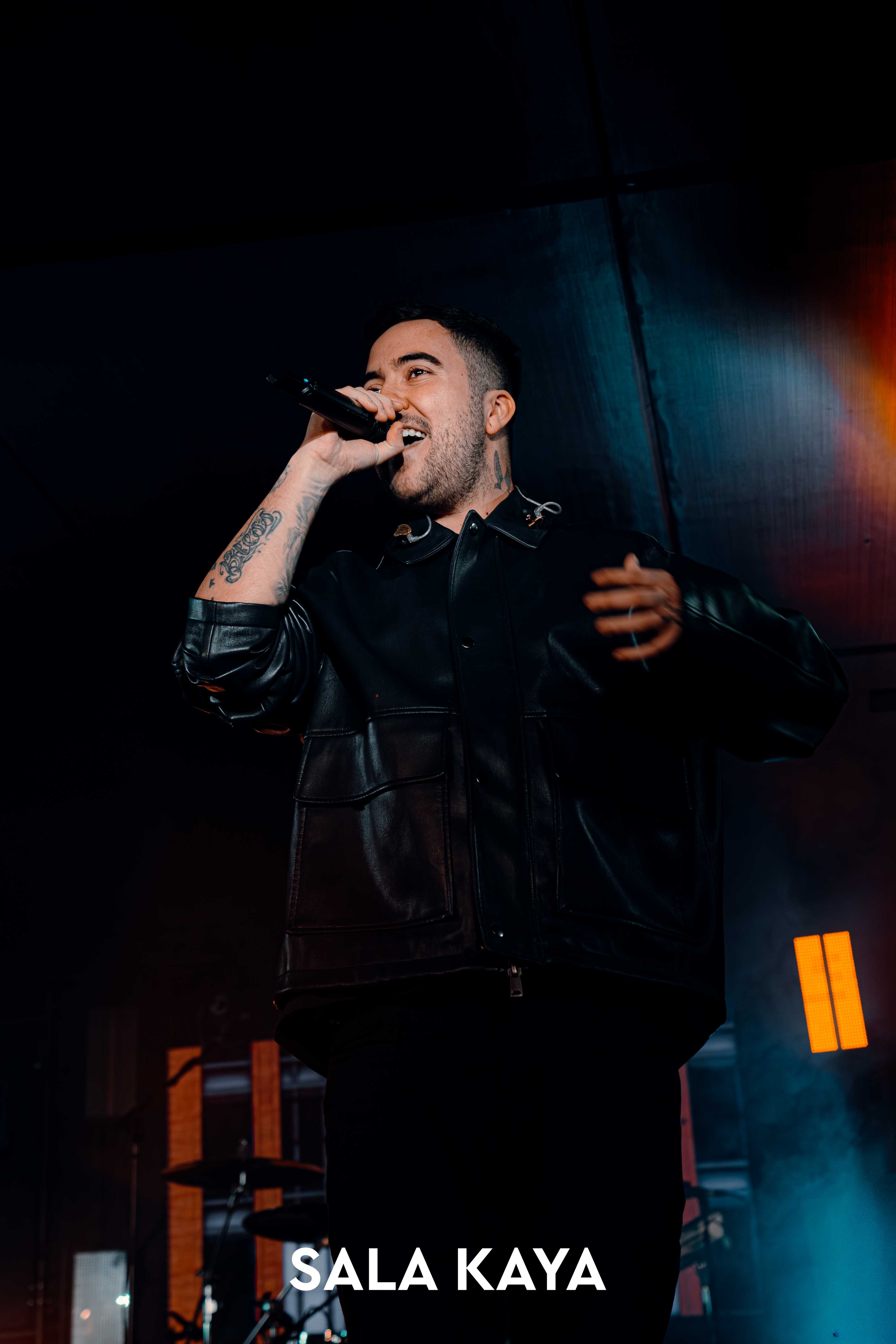 foto de público de BERET