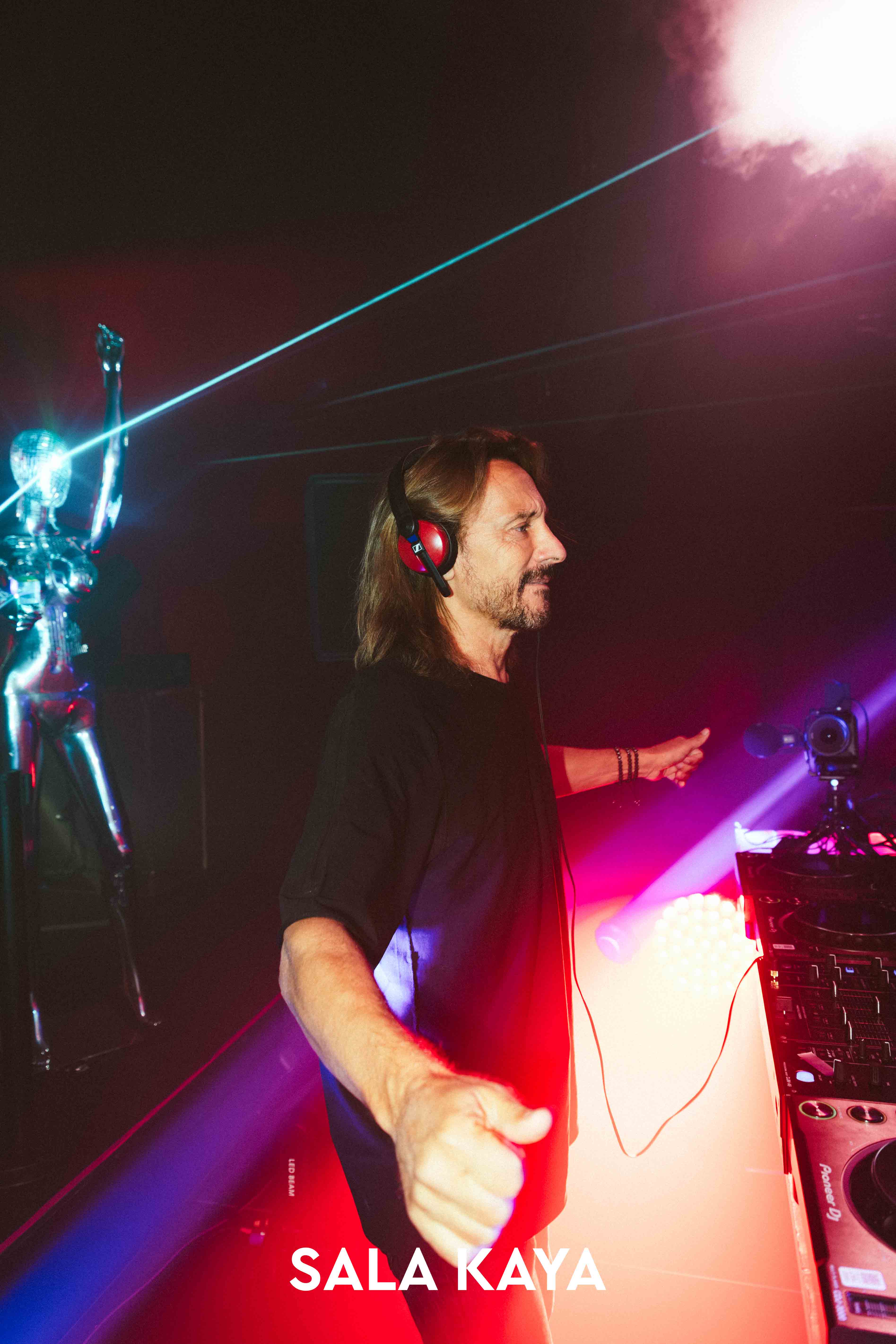 foto de público de BOB SINCLAR