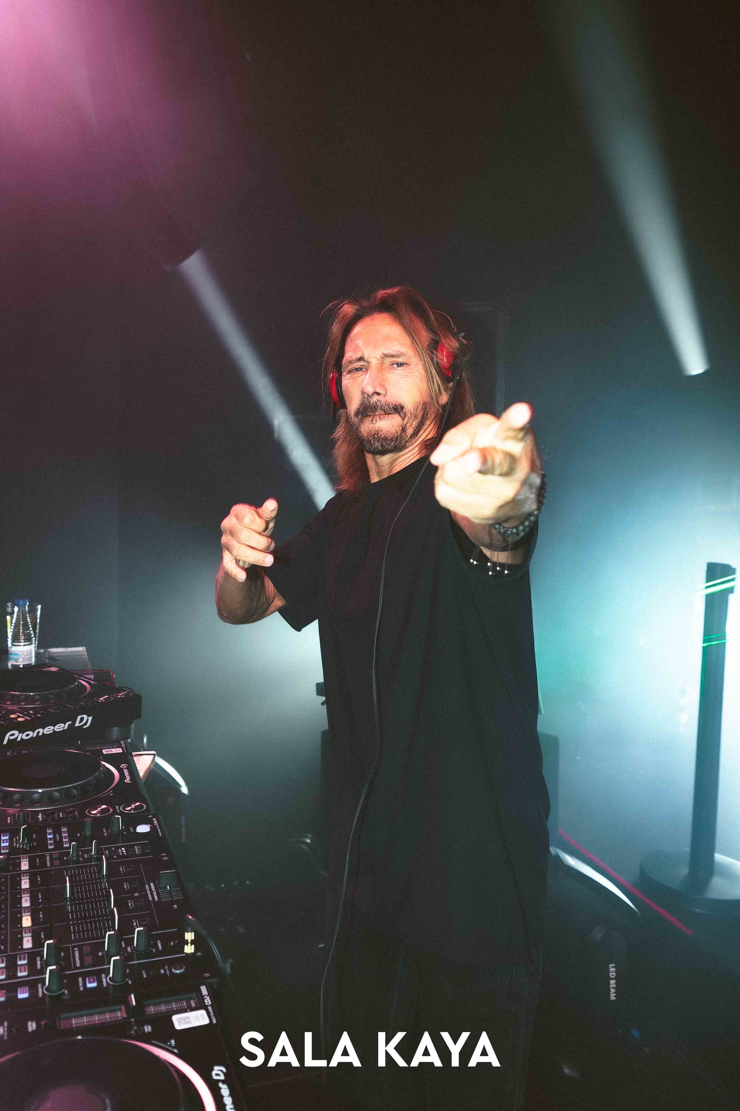 foto de público de BOB SINCLAR