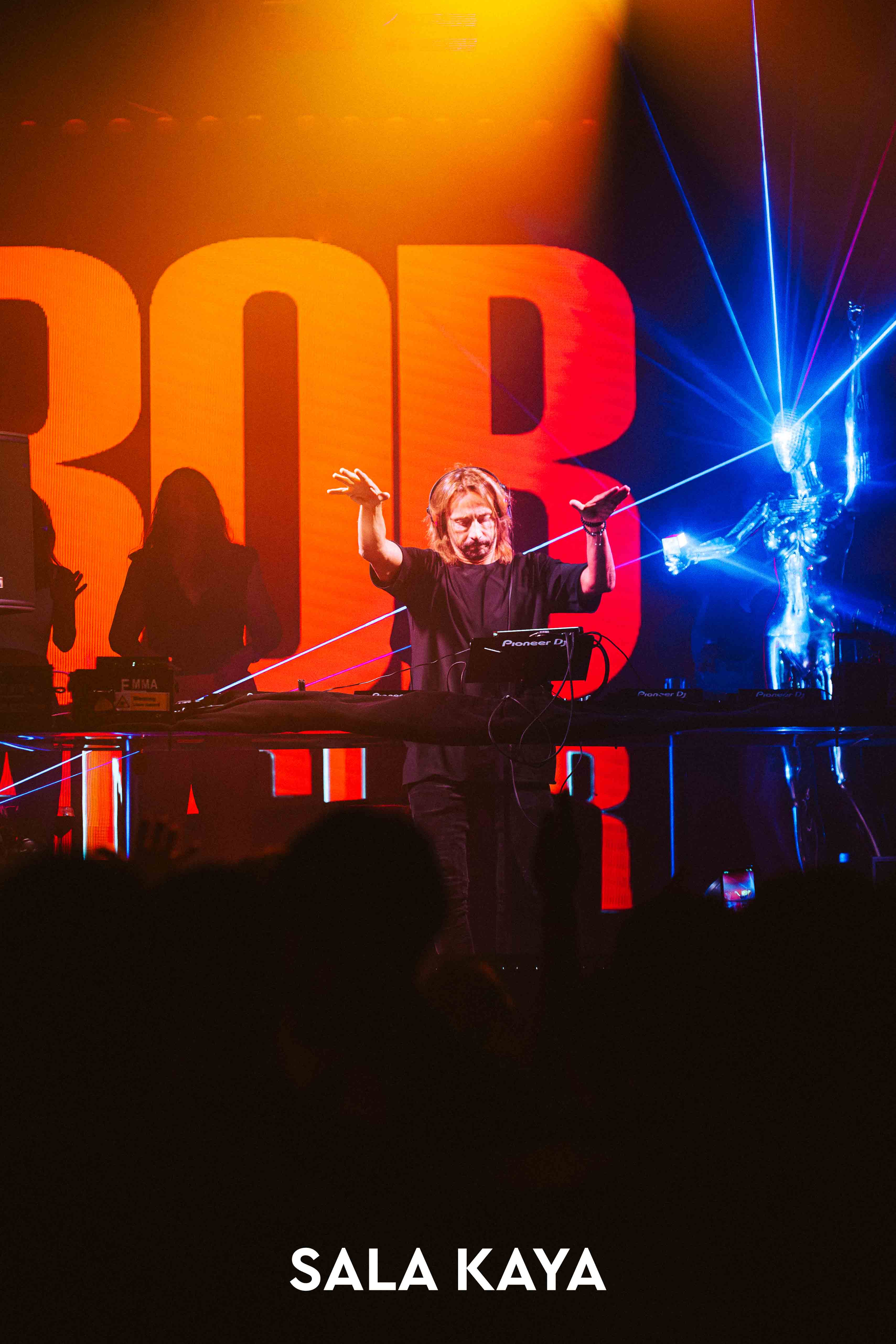 foto de público de BOB SINCLAR
