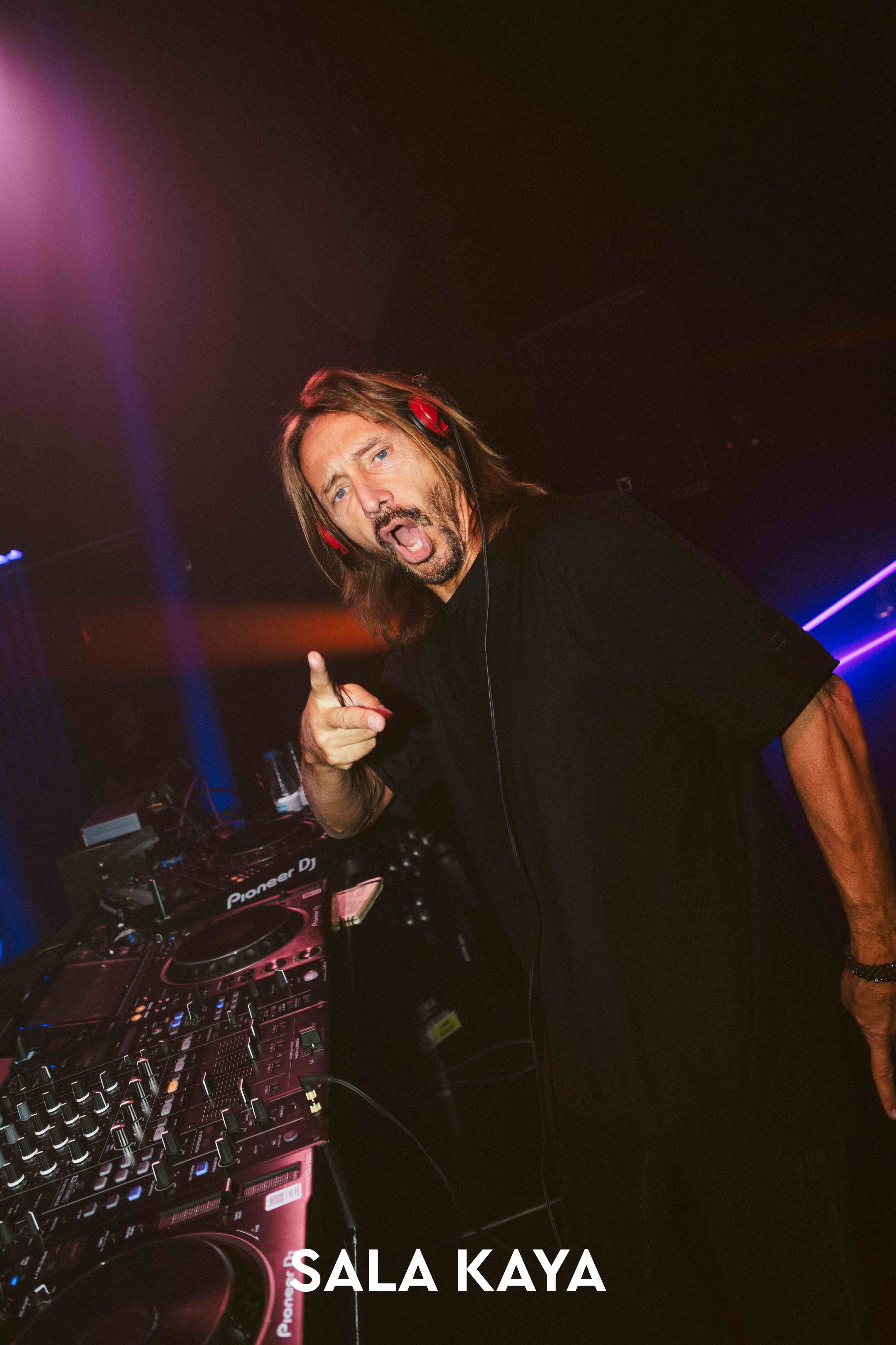 foto de público de BOB SINCLAR