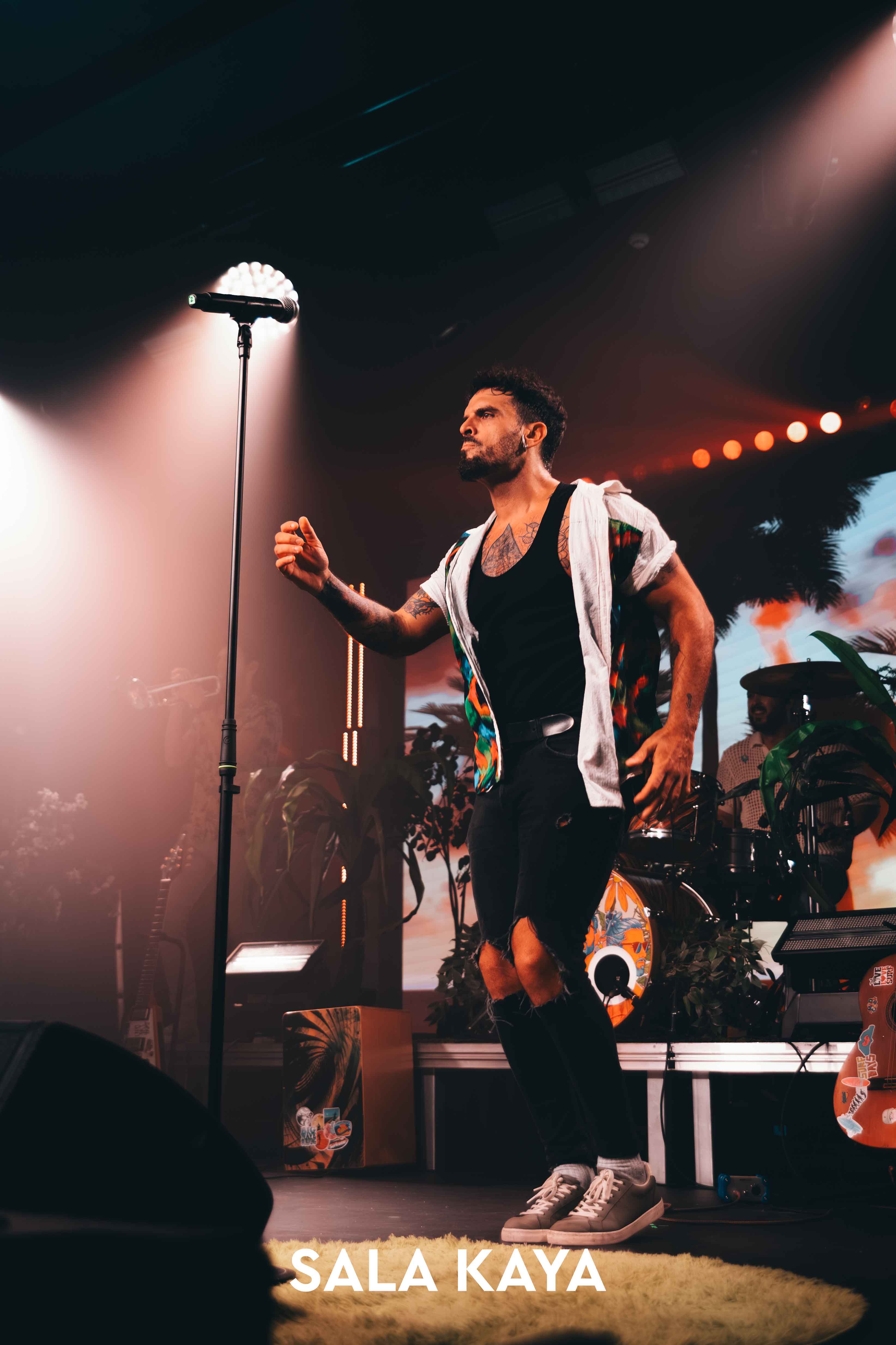 foto de público de BOMBAI