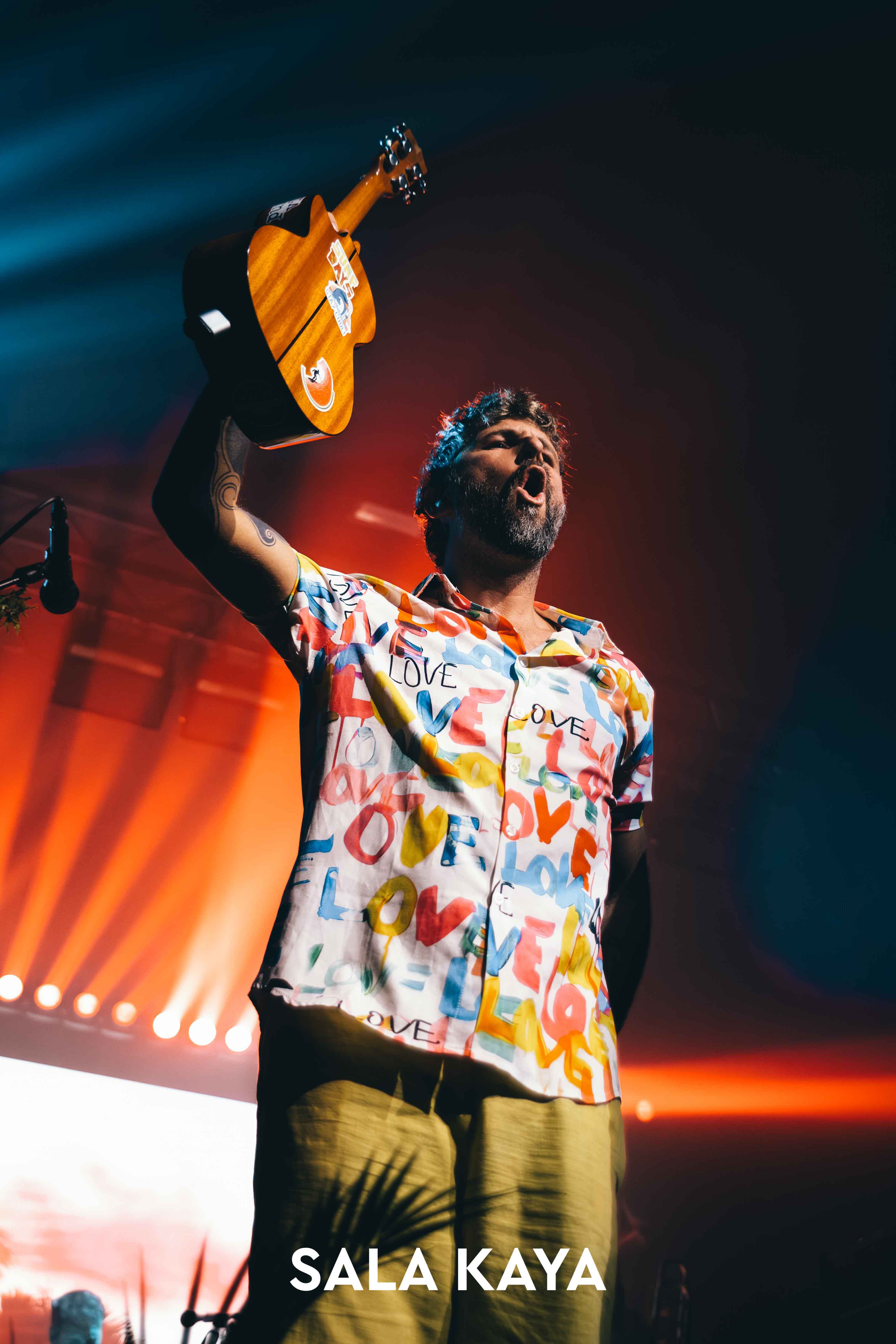 foto de público de BOMBAI