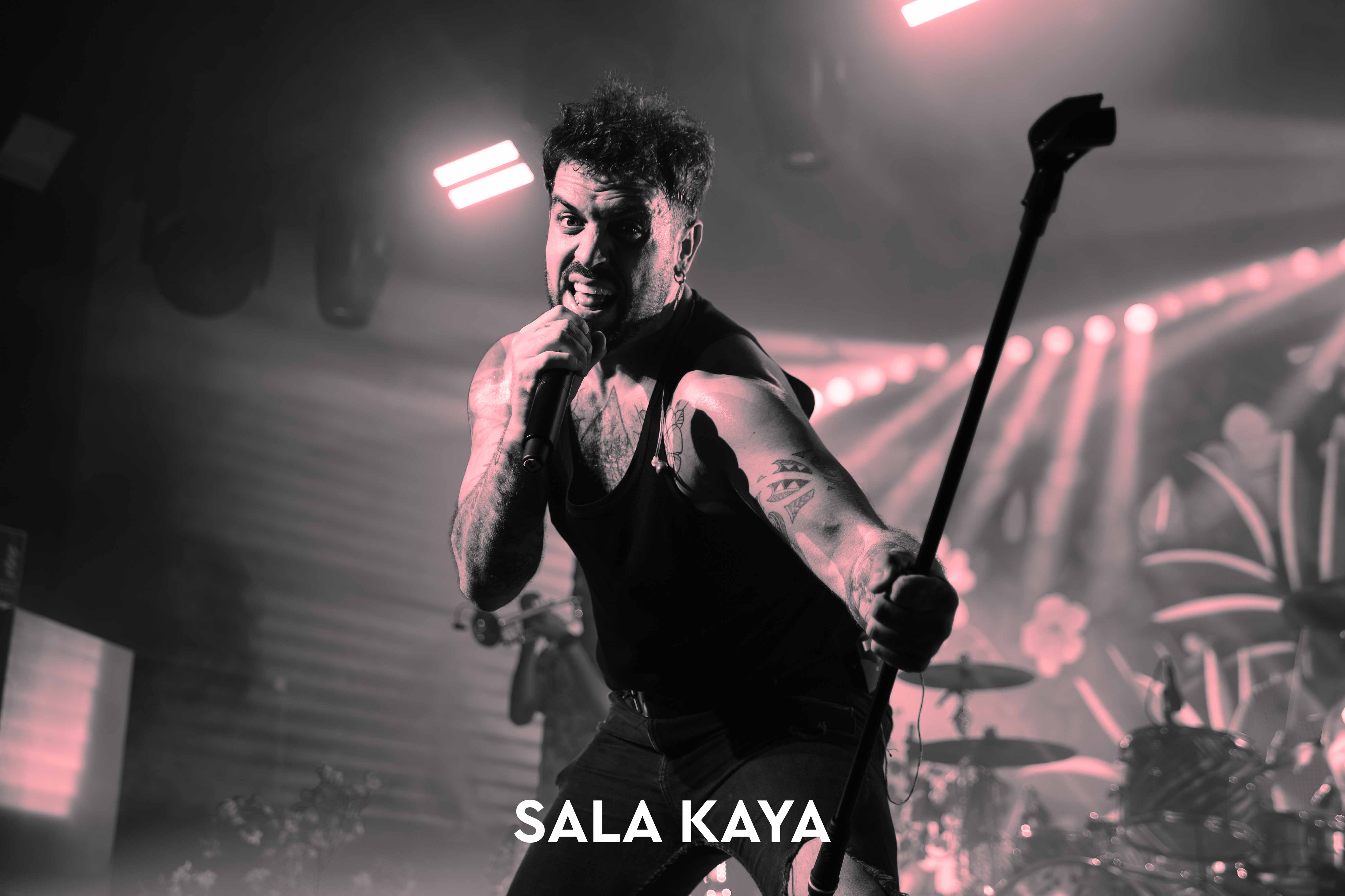 foto de público de BOMBAI