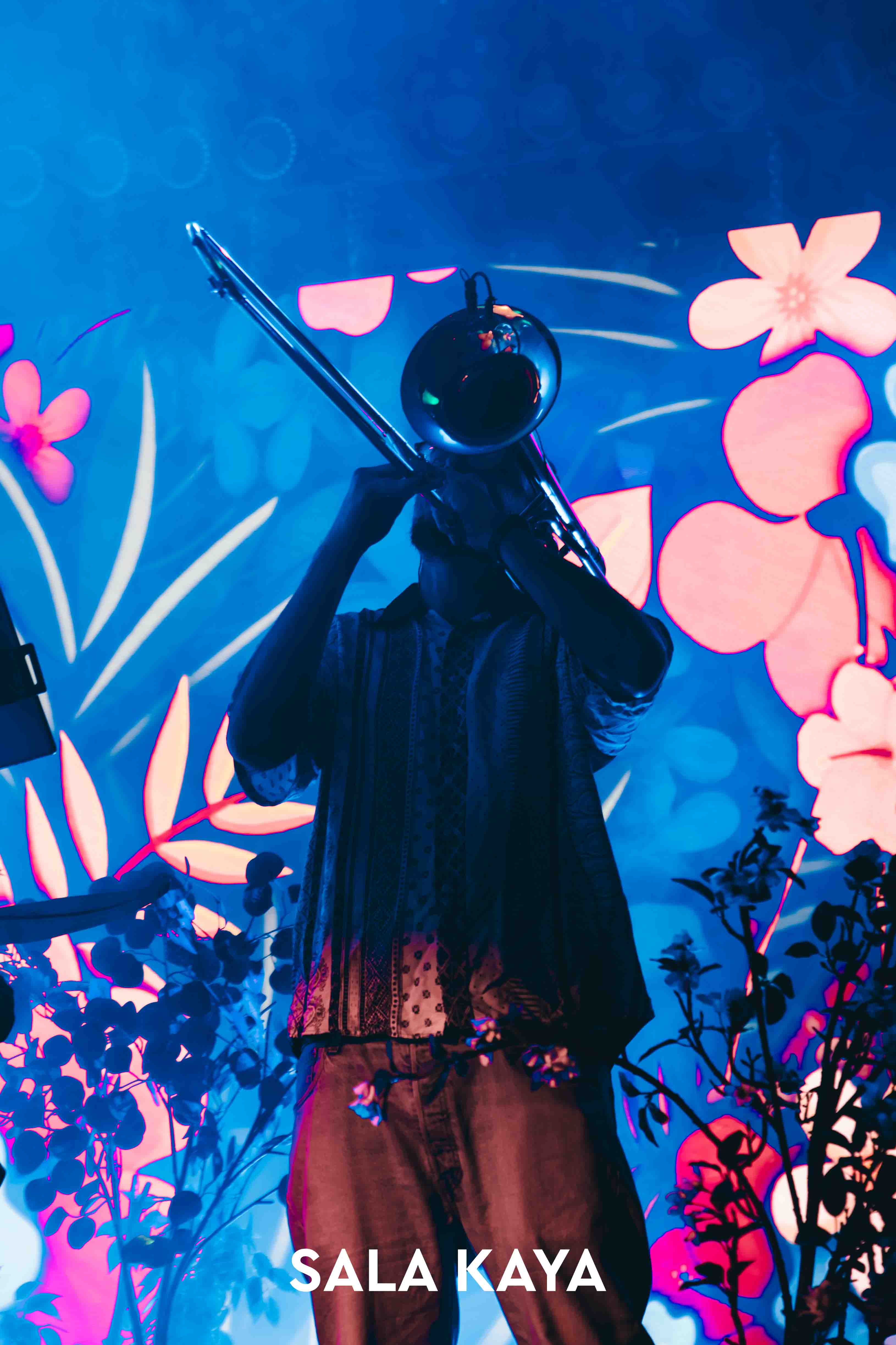 foto de público de BOMBAI