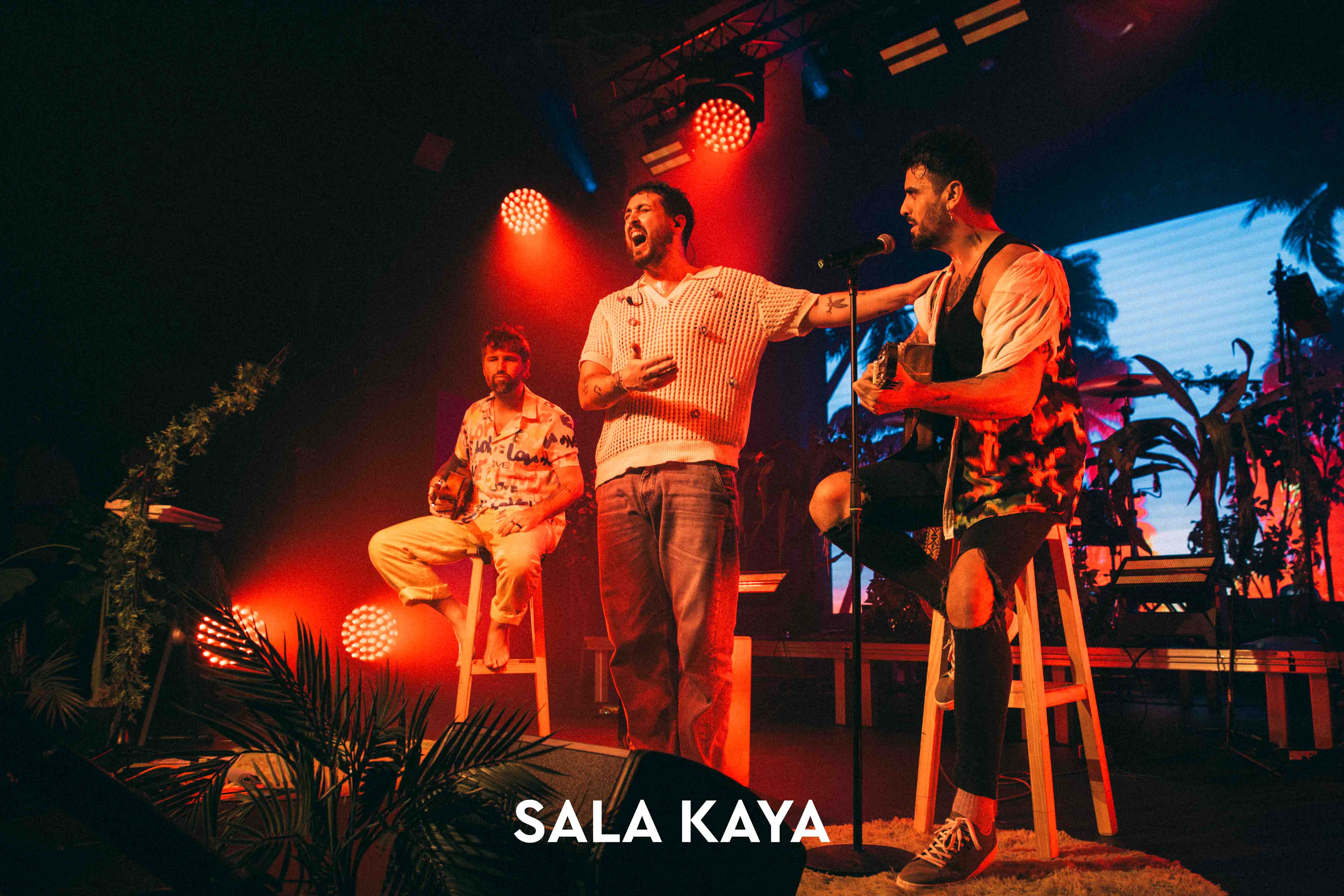 foto de público de BOMBAI