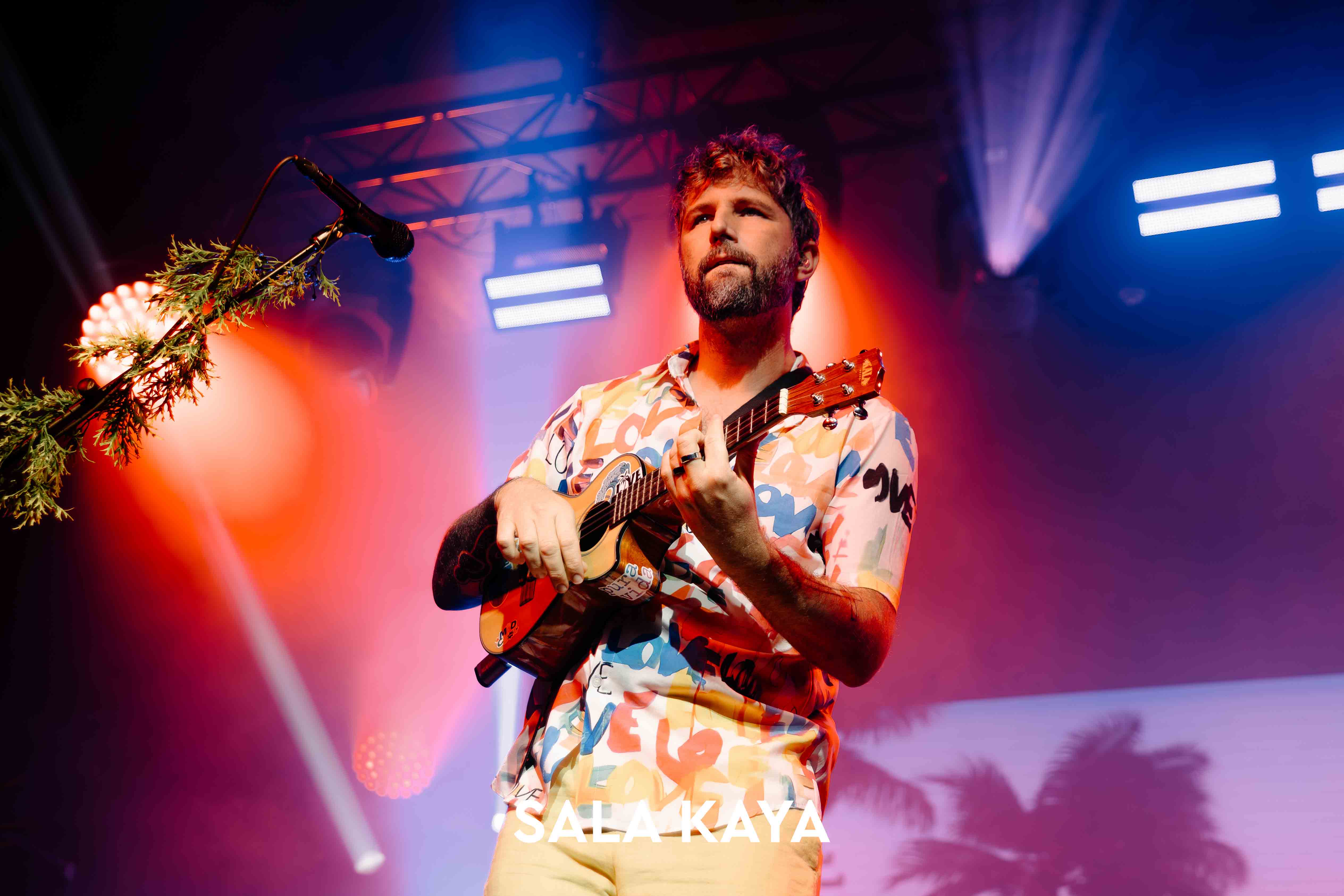 foto de público de BOMBAI