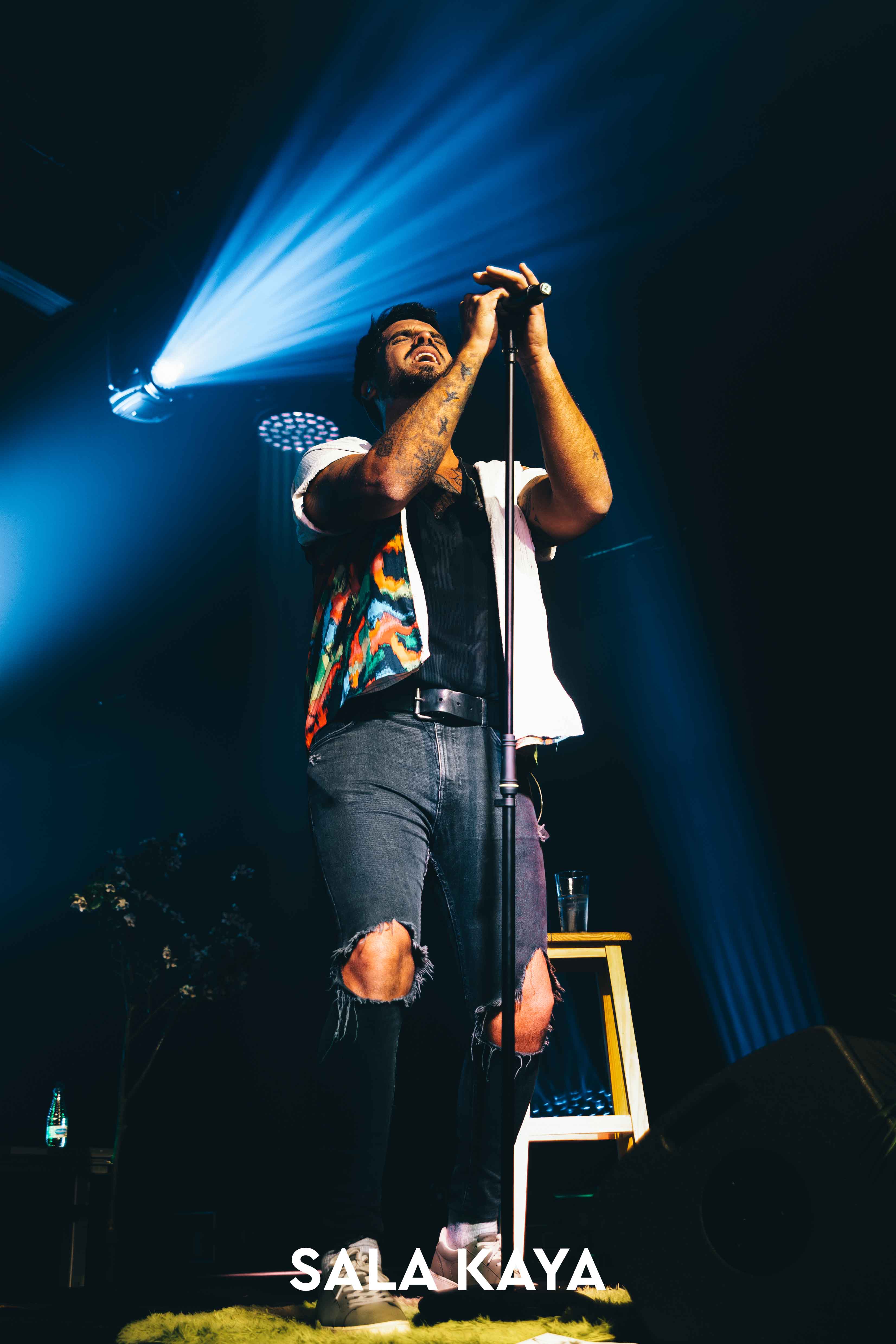 foto de público de BOMBAI