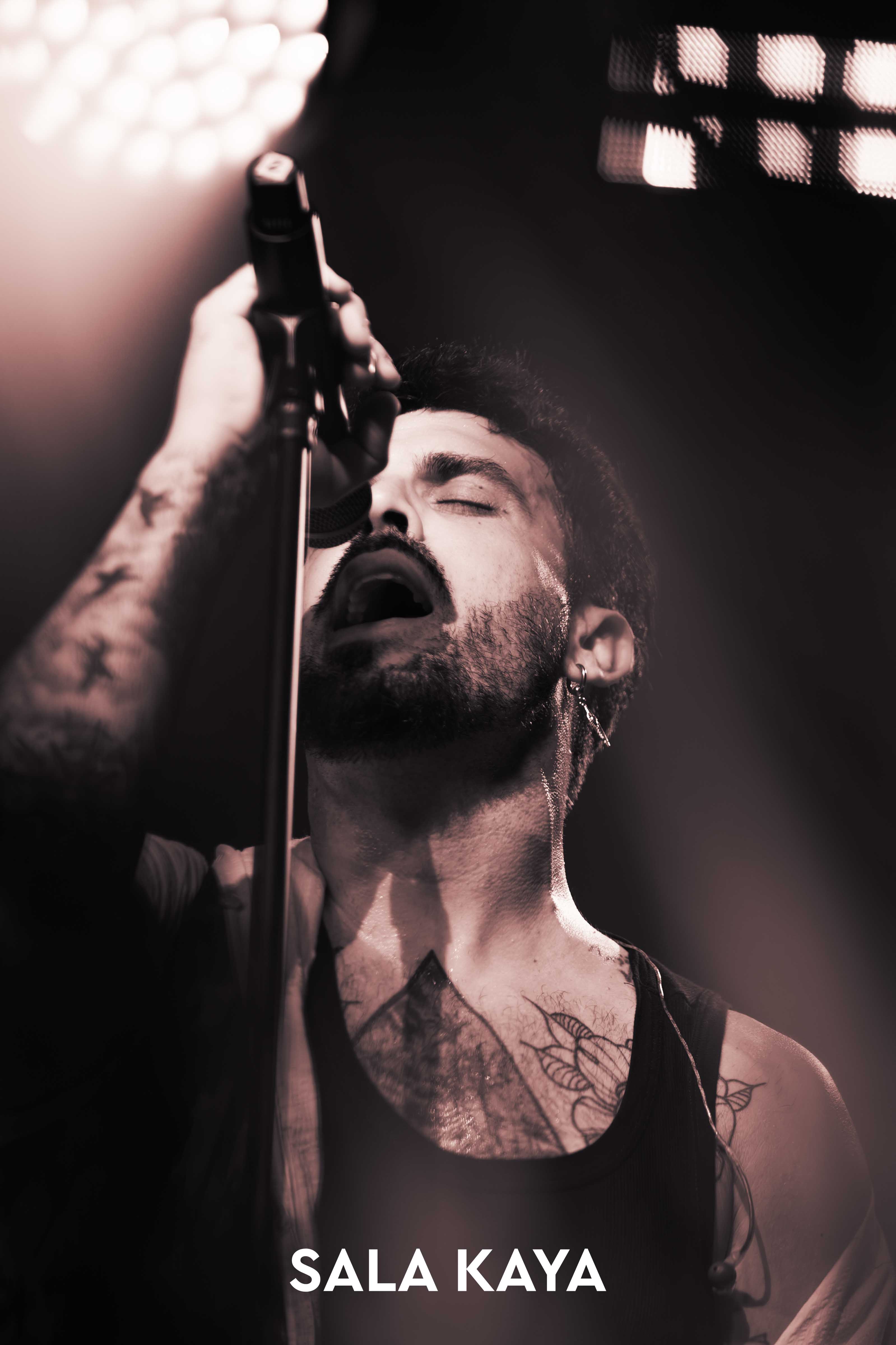 foto de público de BOMBAI