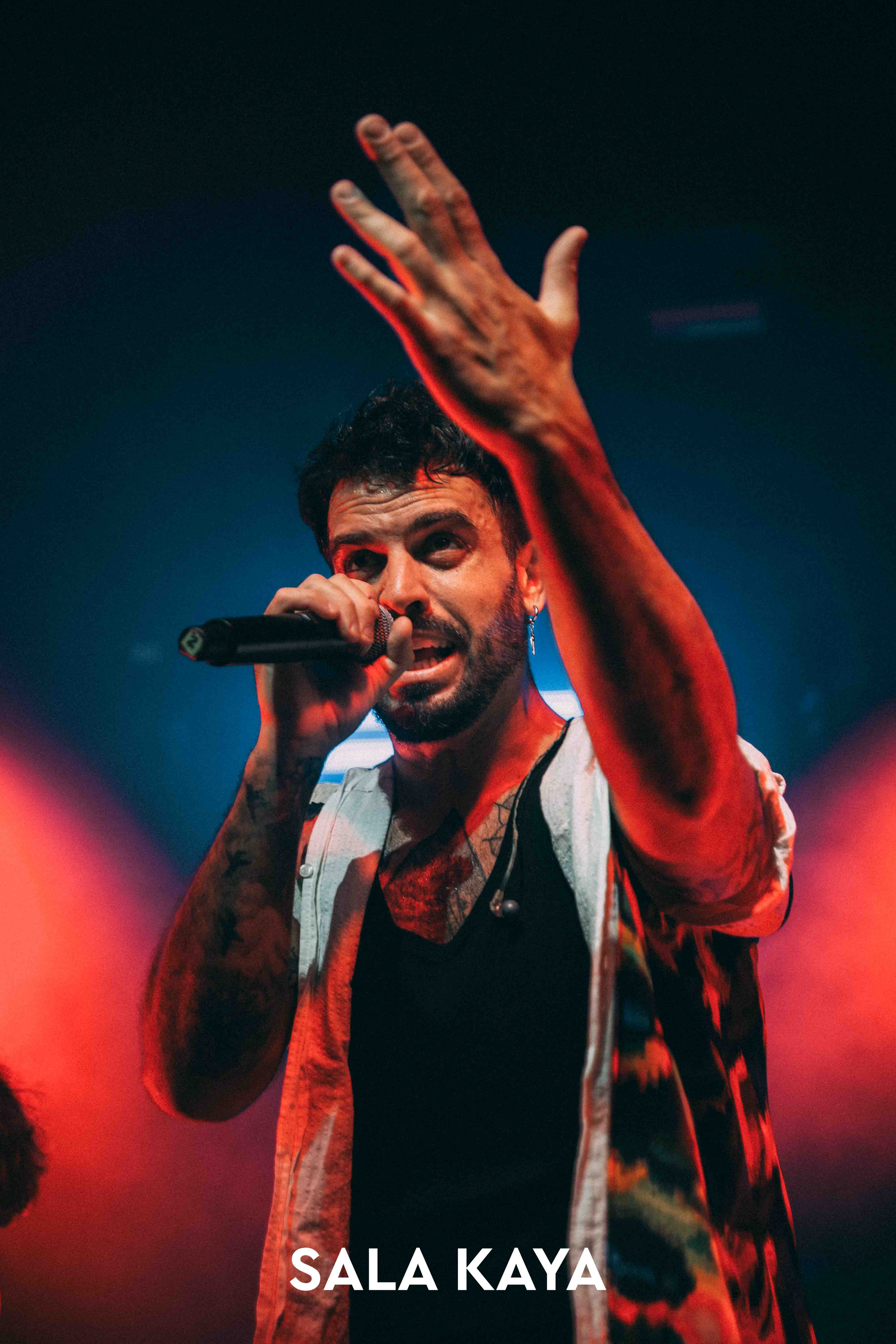 foto de público de BOMBAI