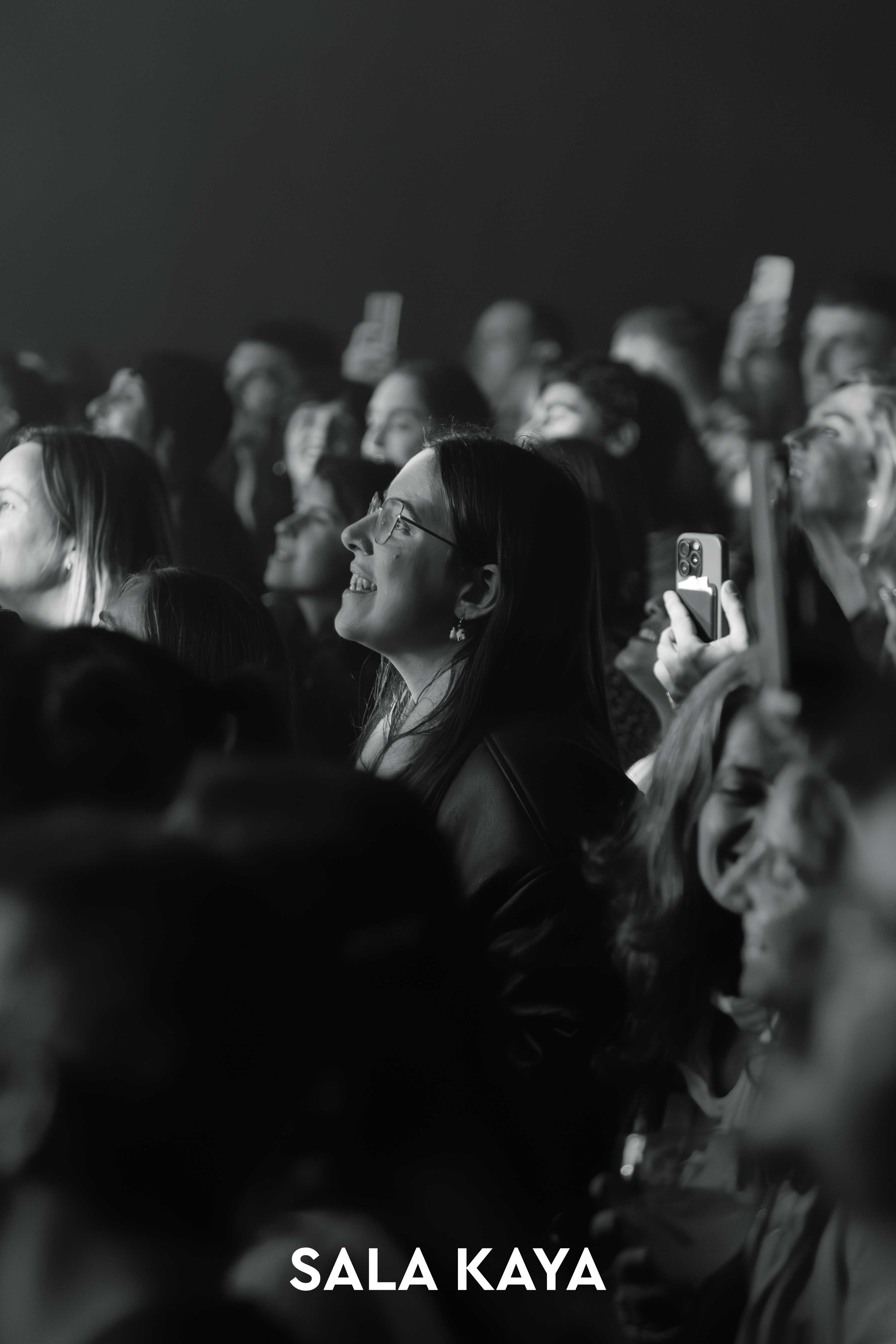 foto de público de CARLOS SADNESS