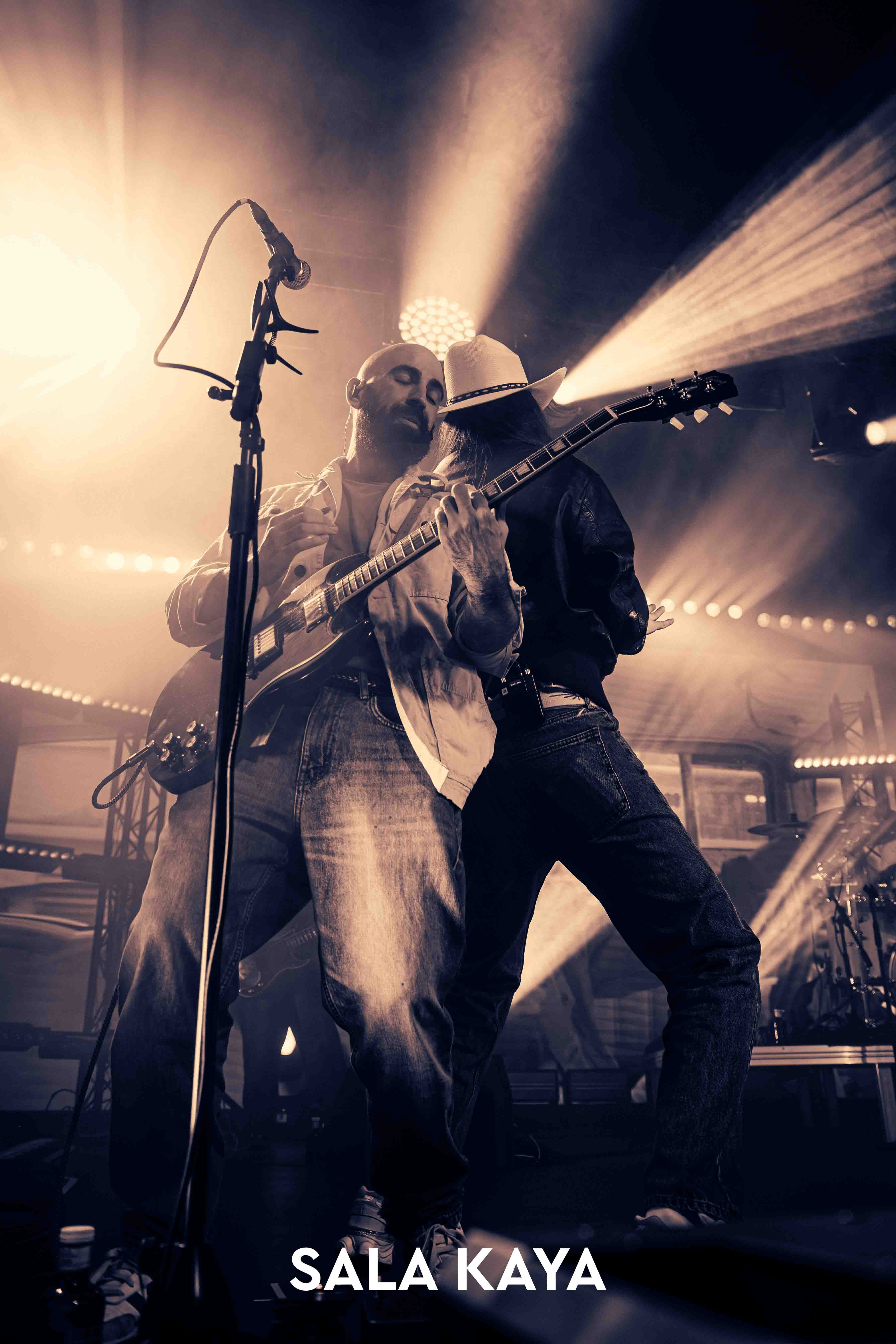 foto de público de CARLOS SADNESS