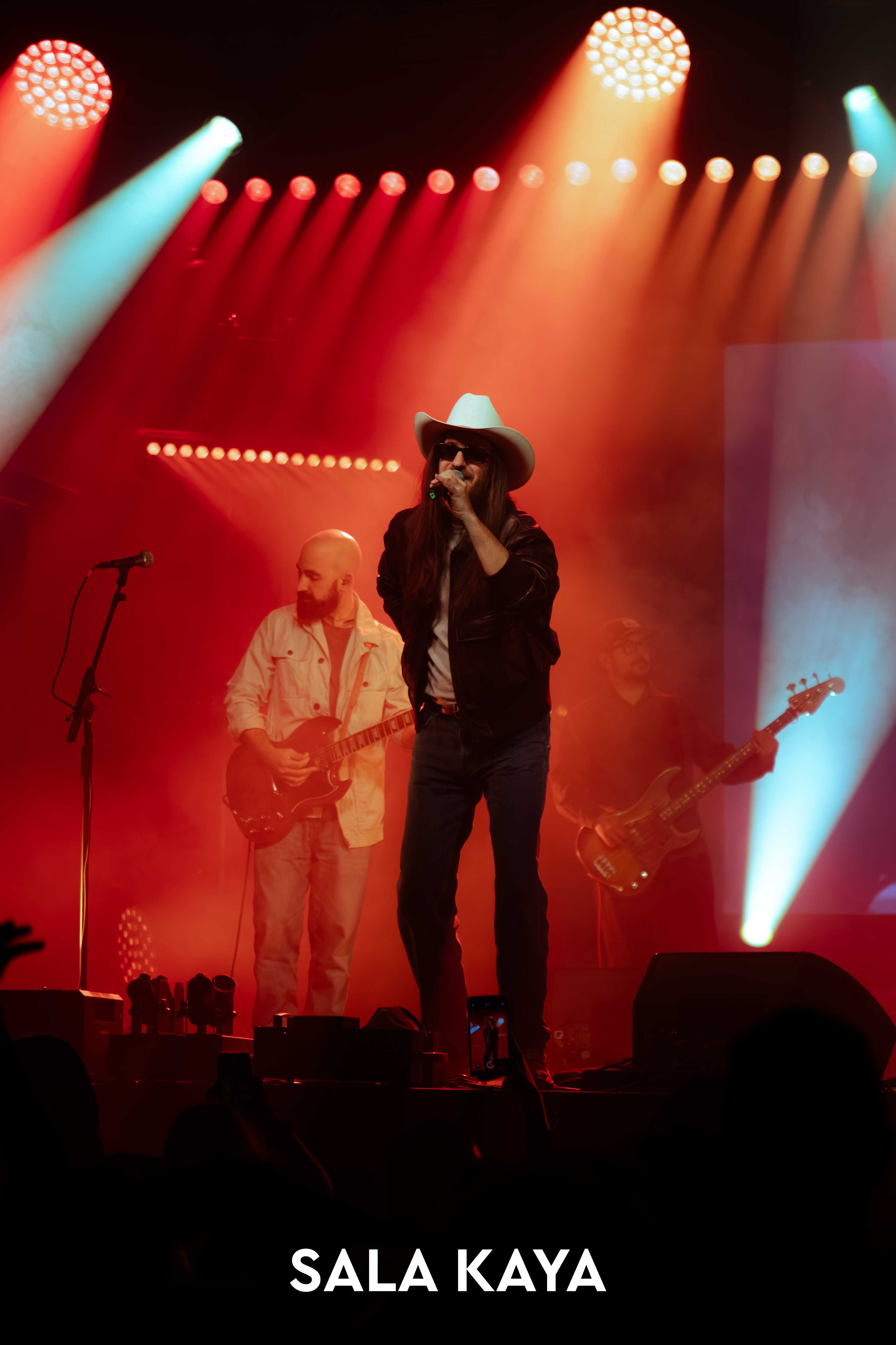 foto de público de CARLOS SADNESS