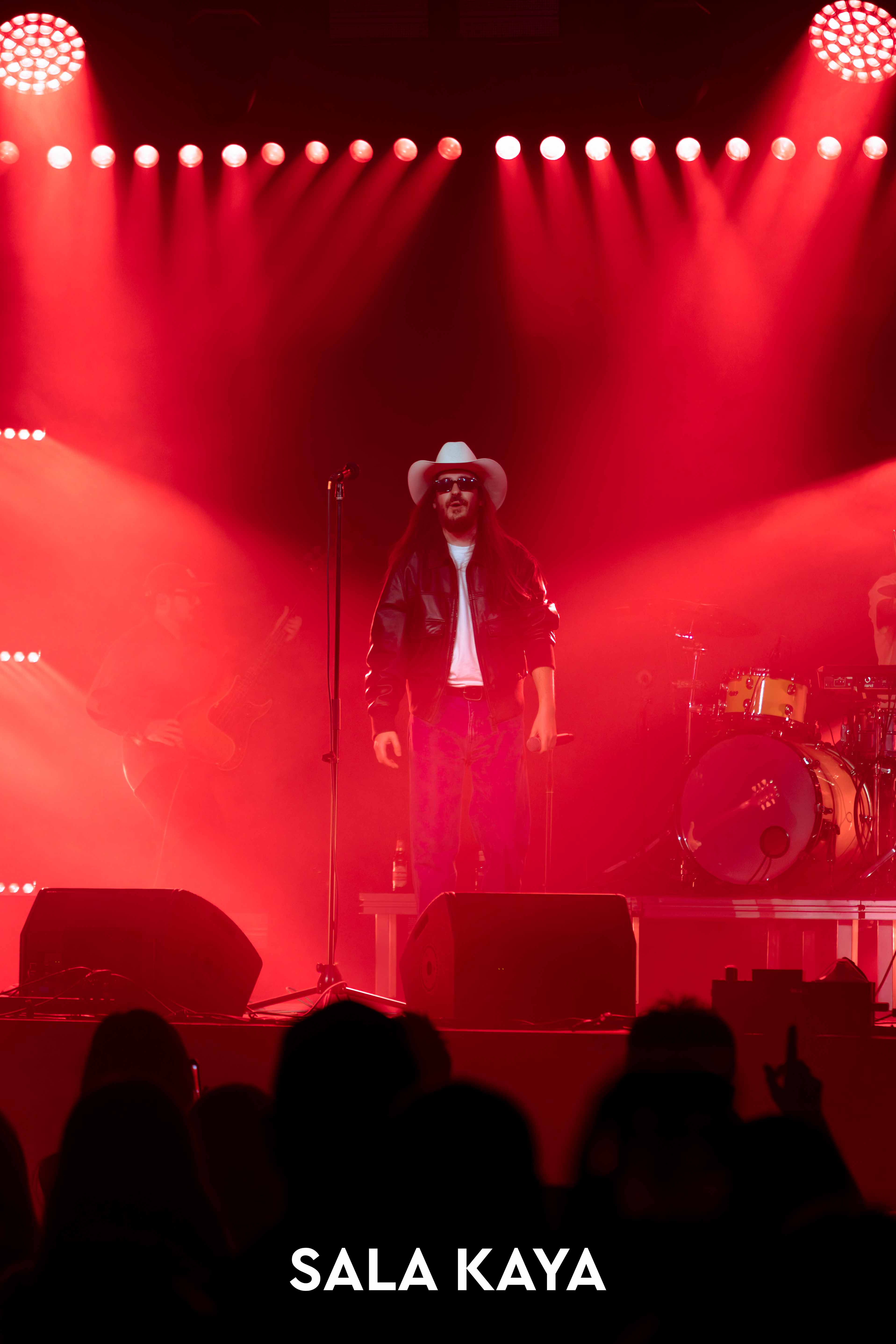 foto de público de CARLOS SADNESS