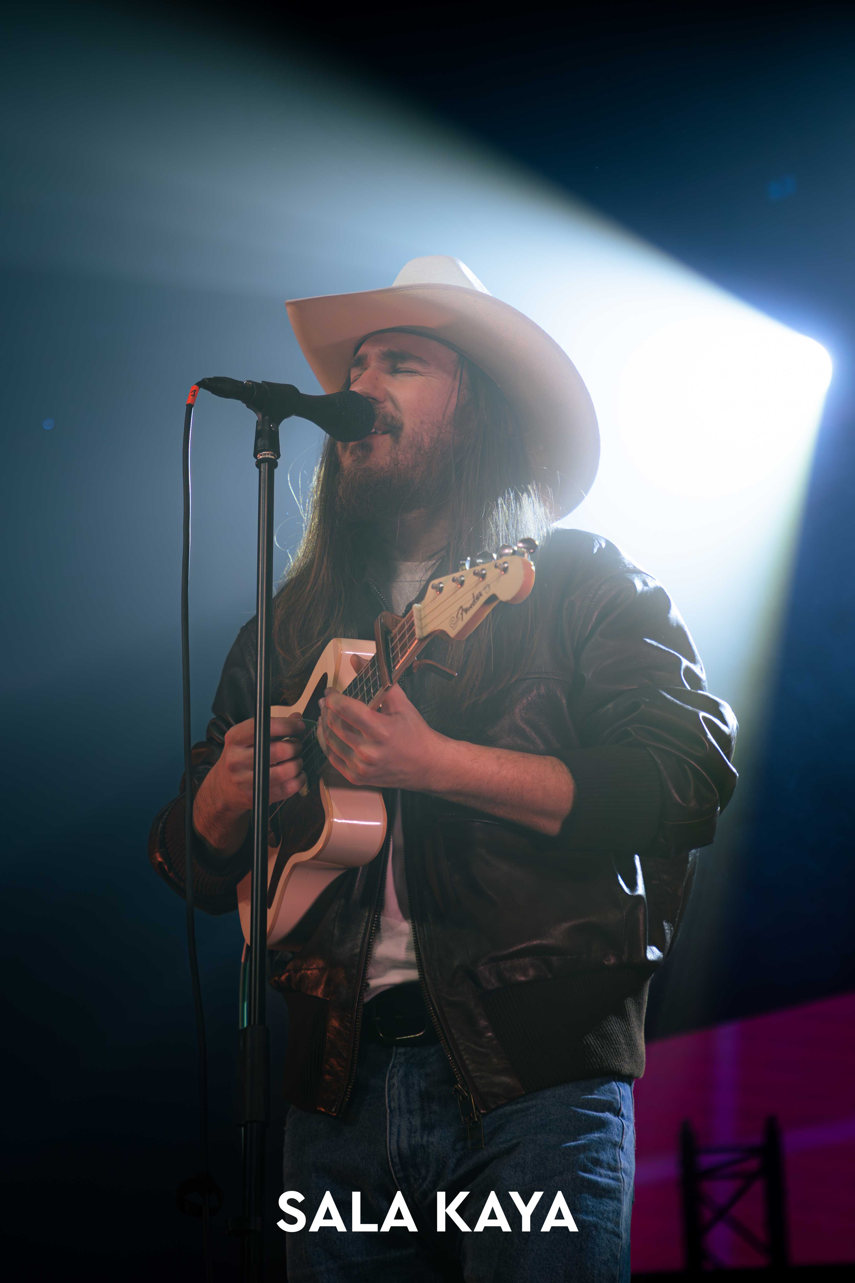 foto de público de CARLOS SADNESS