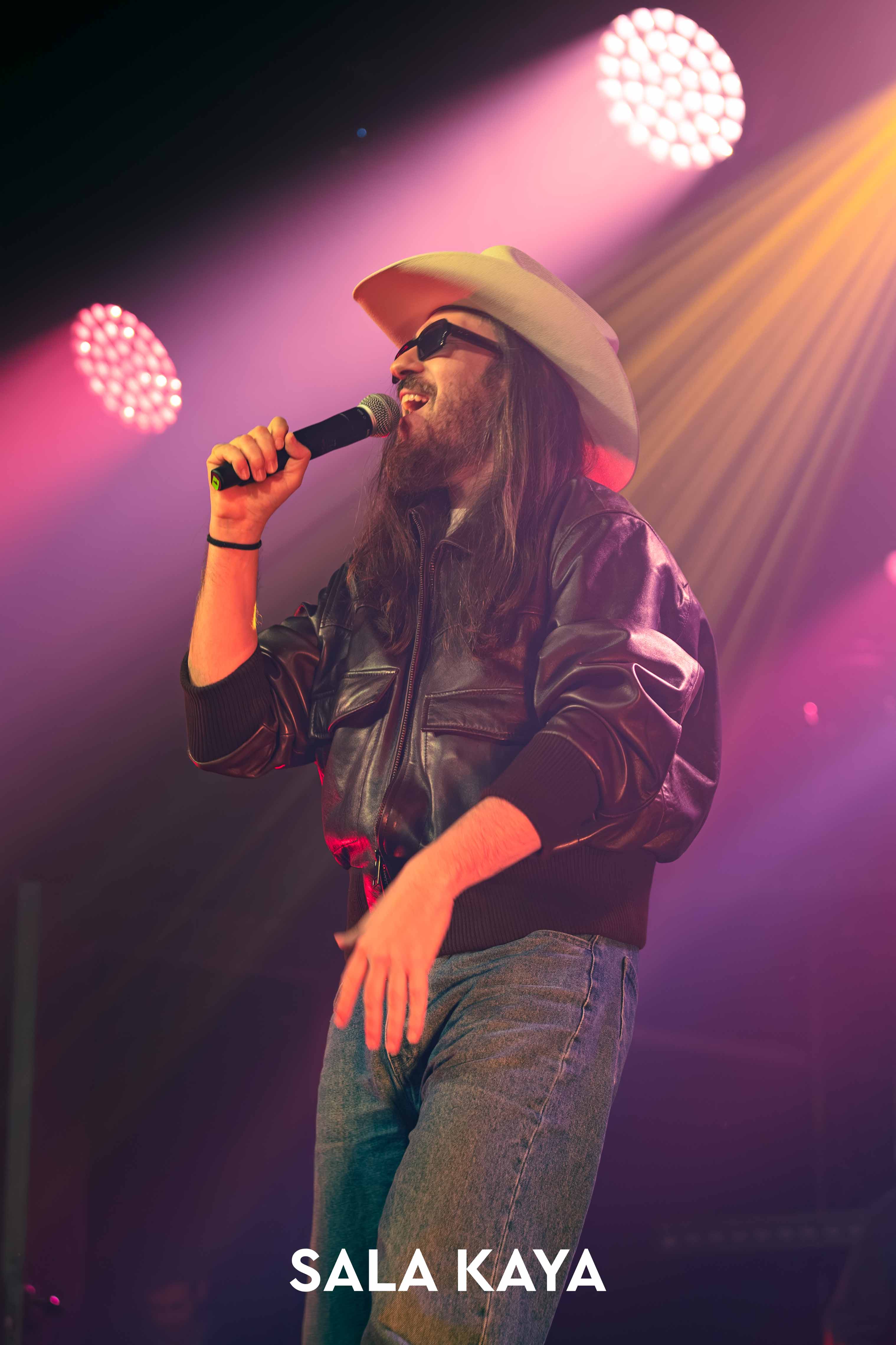 foto de público de CARLOS SADNESS