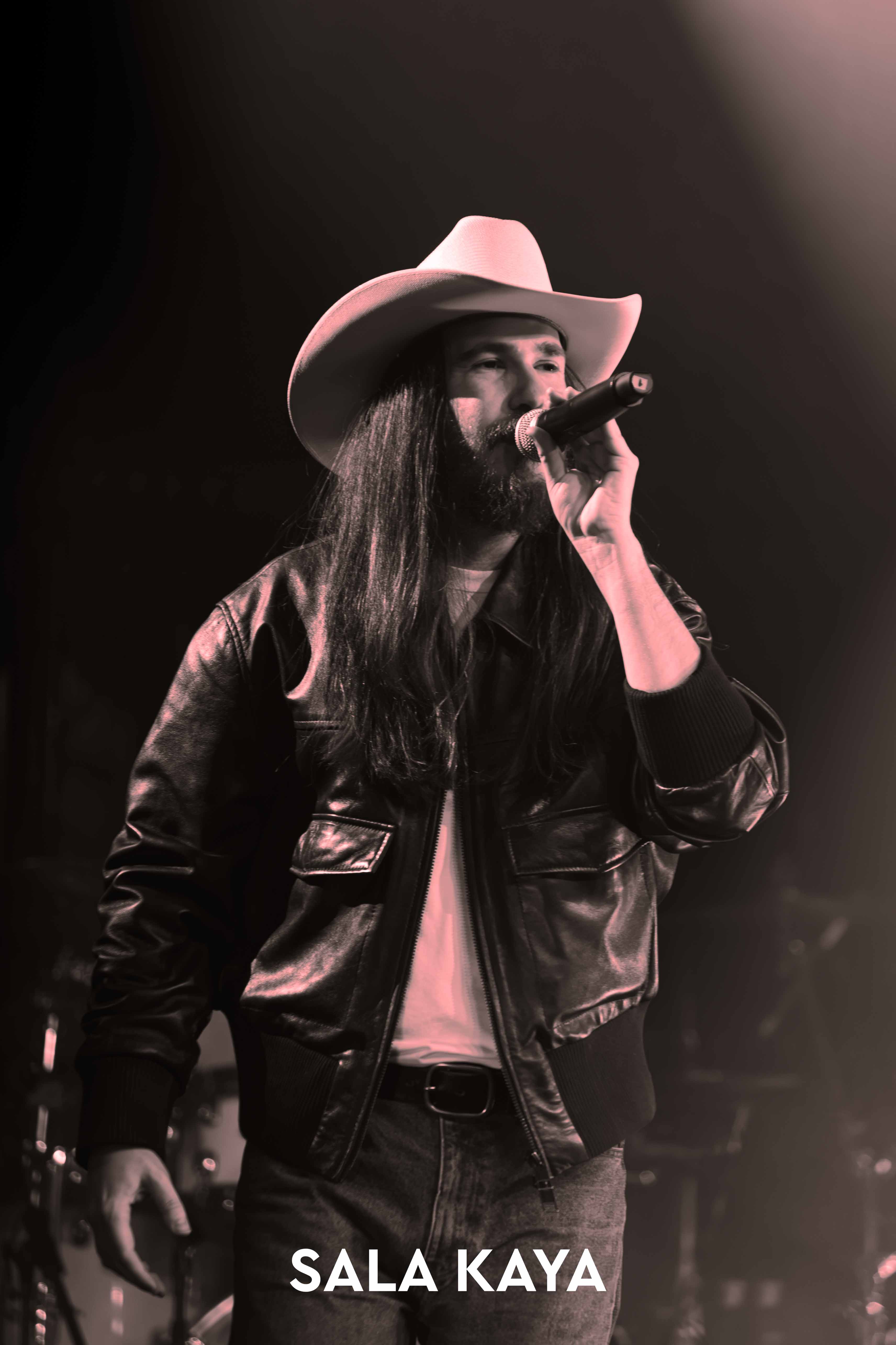 foto de público de CARLOS SADNESS