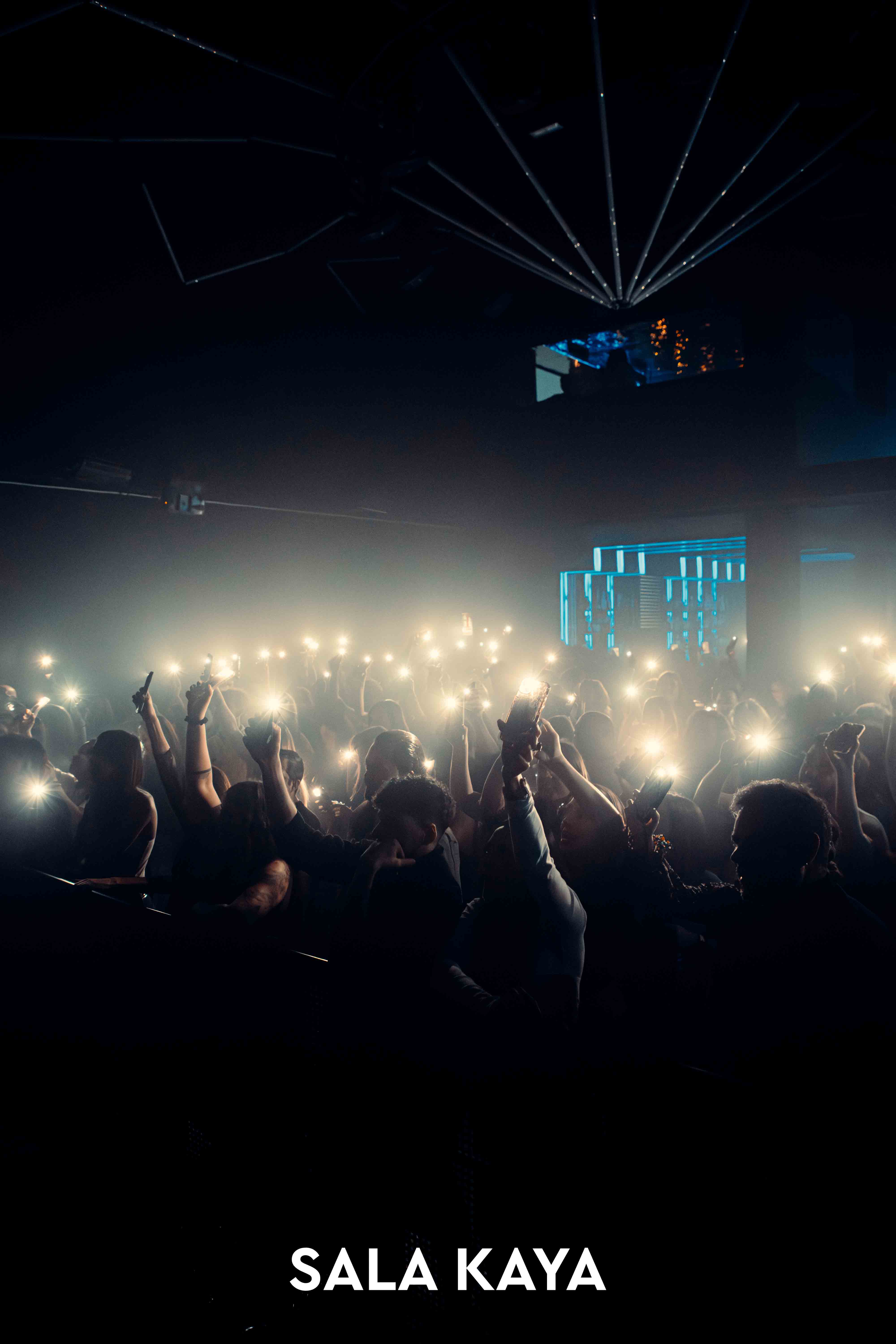 foto de público de CARLOS SADNESS