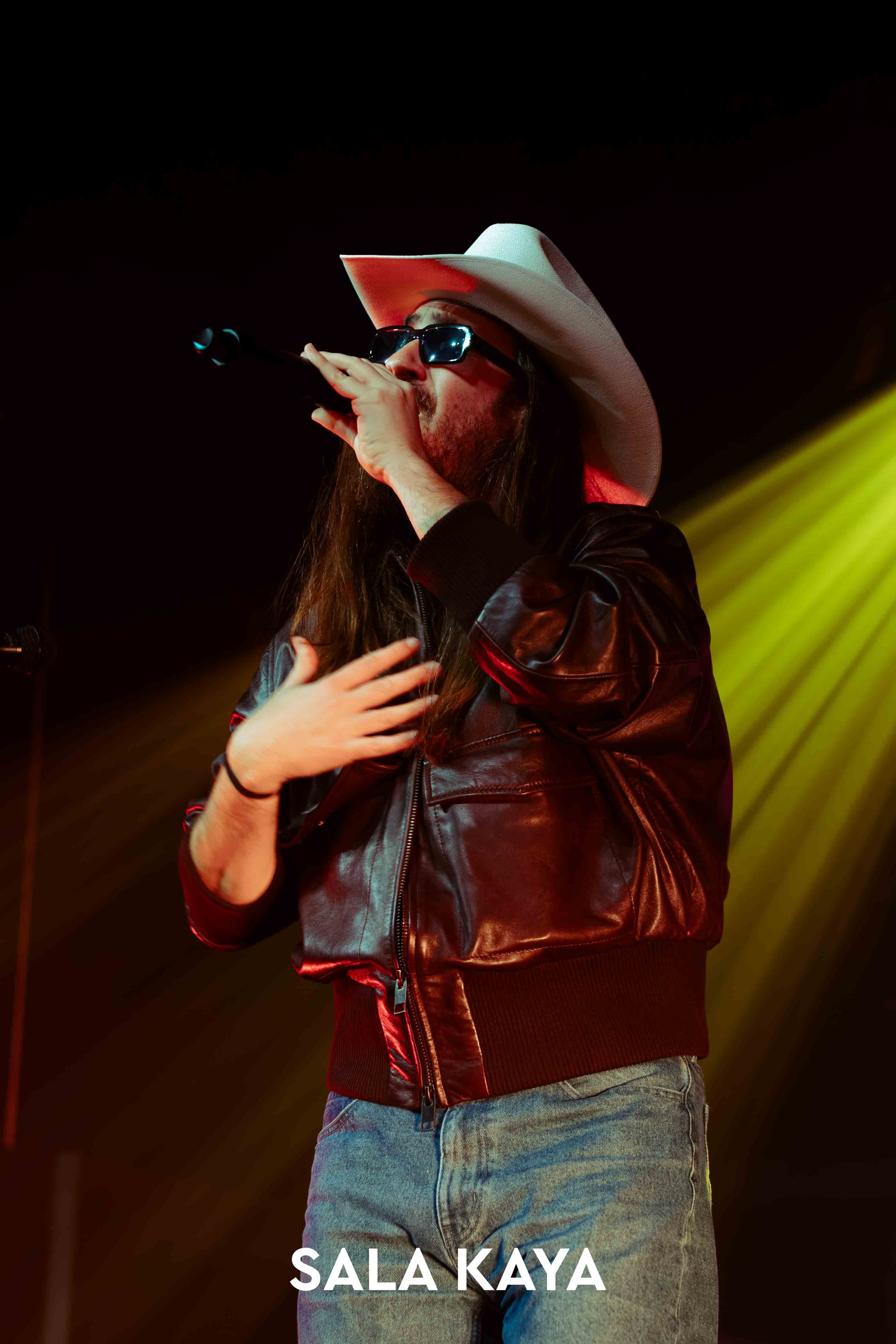 foto de público de CARLOS SADNESS