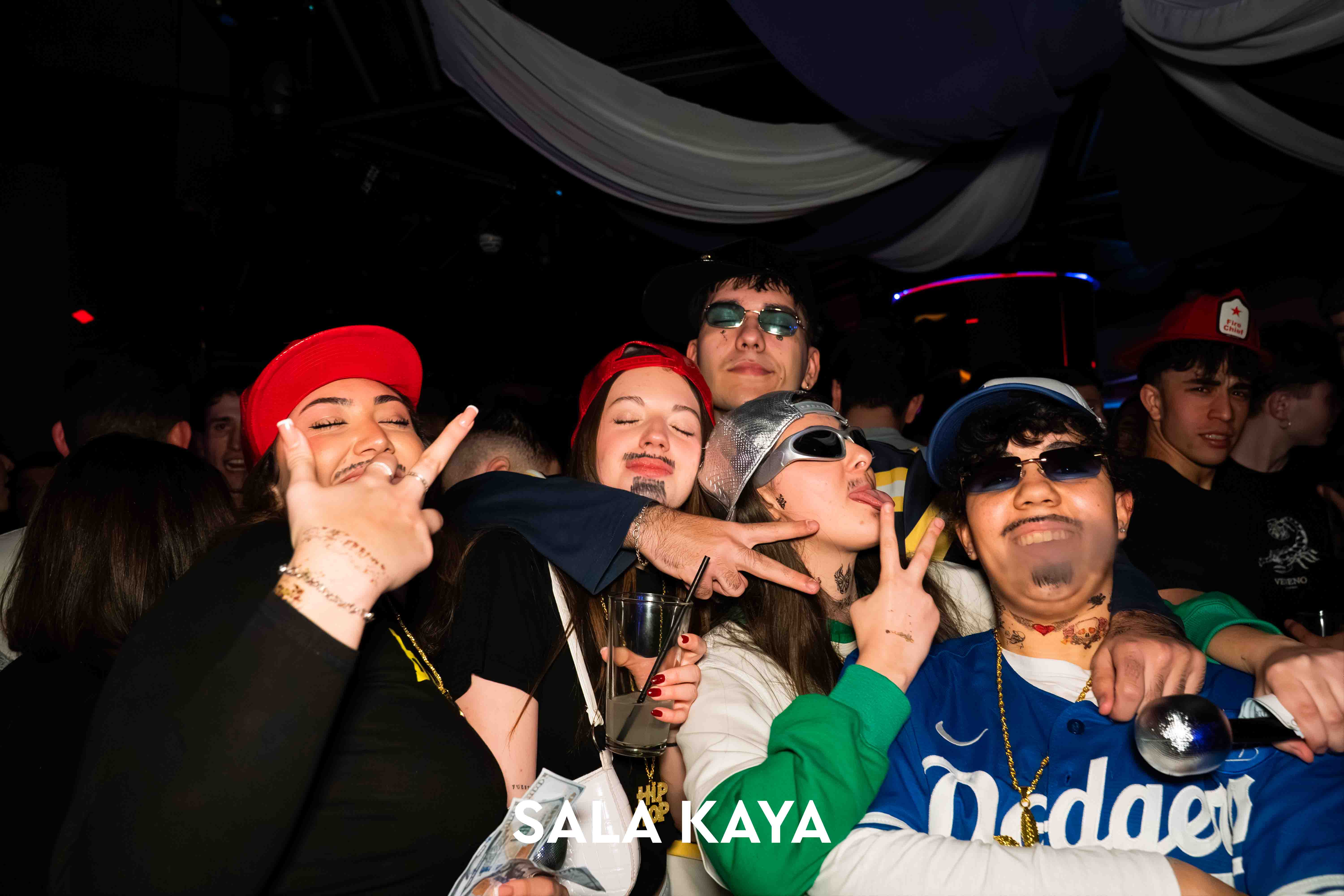 foto de público de CARNAVAL MASCARADE