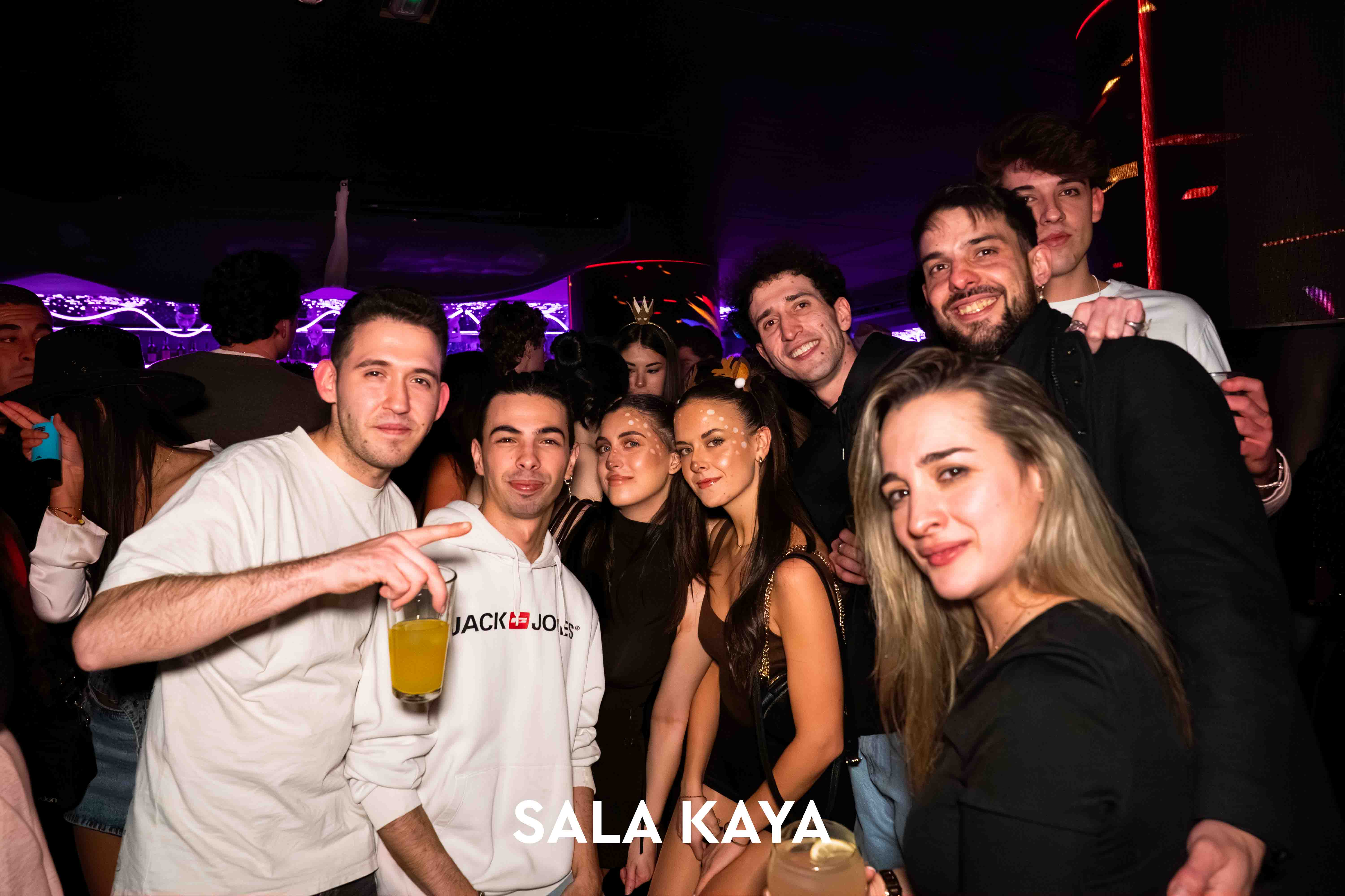 foto de público de CARNAVAL MASCARADE