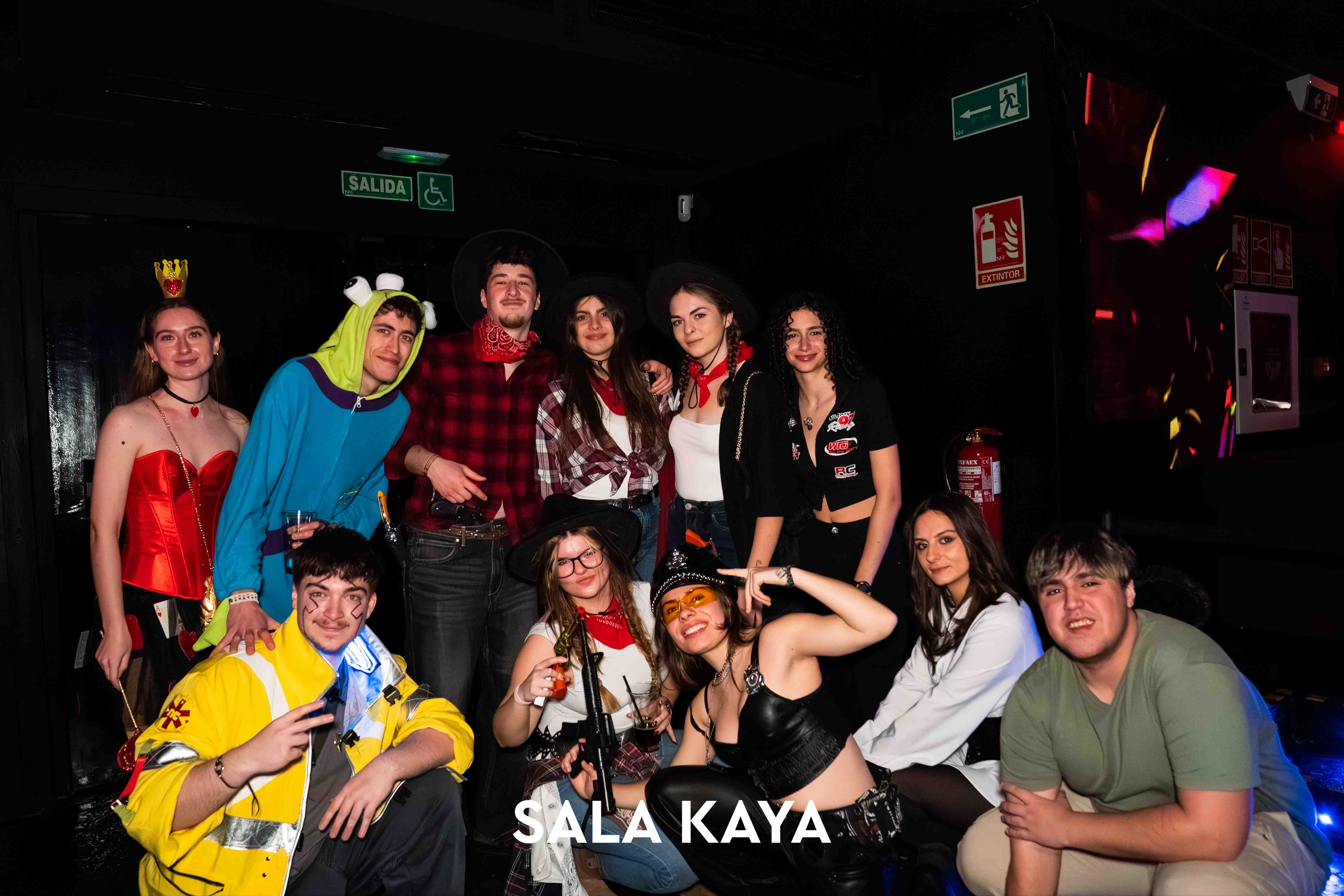 foto de público de CARNAVAL MASCARADE