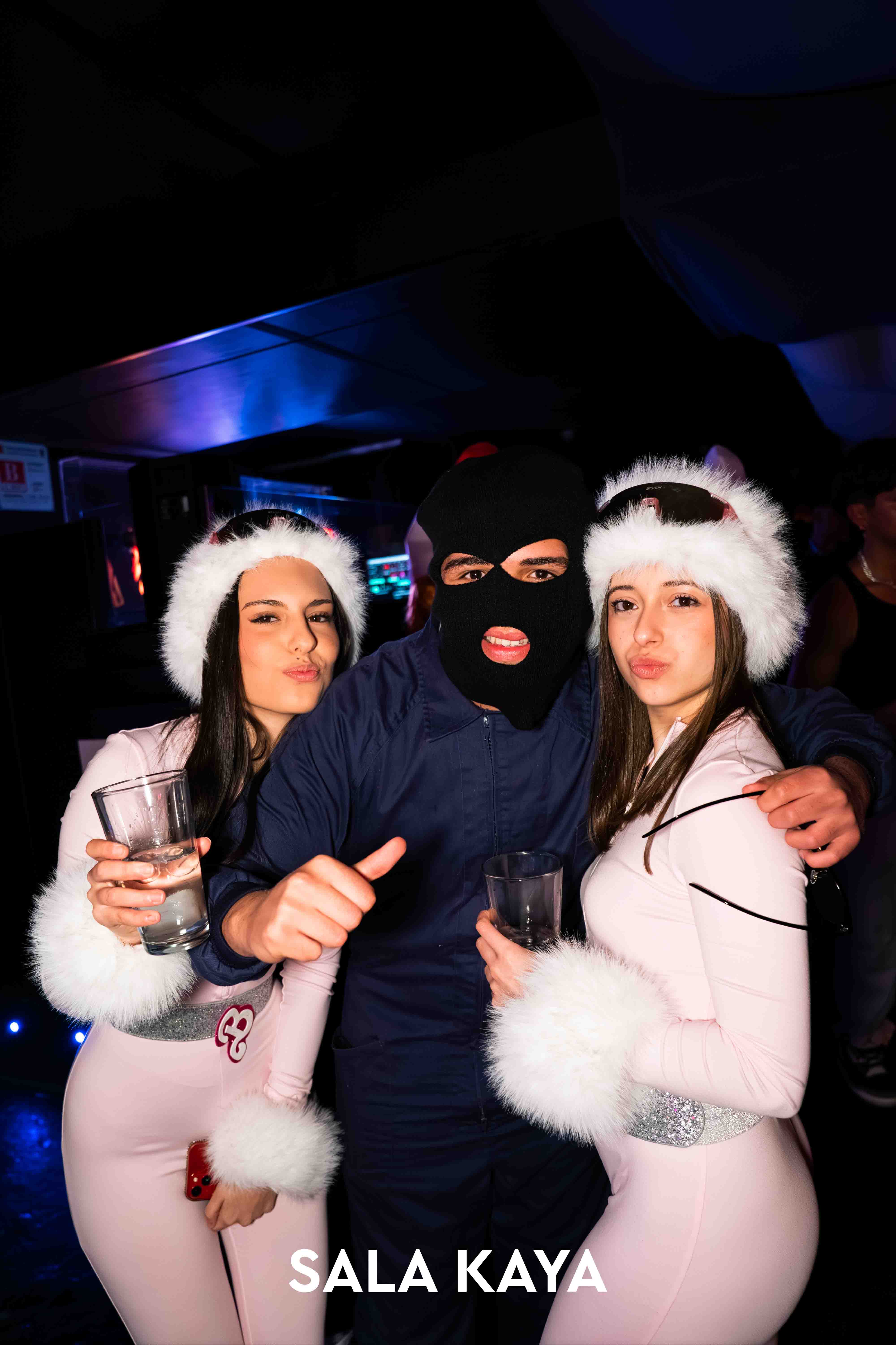 foto de público de CARNAVAL MASCARADE