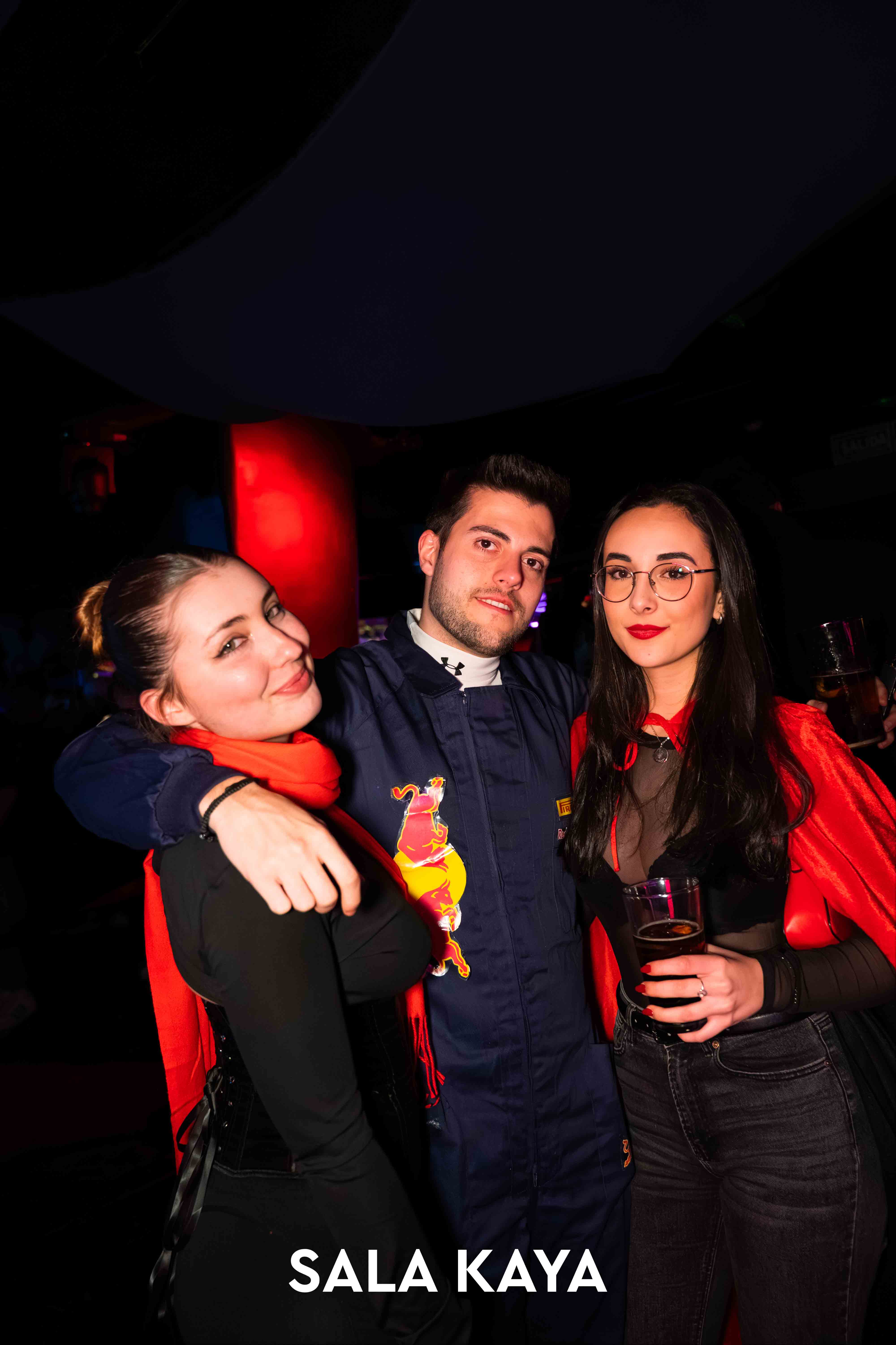 foto de público de CARNAVAL MASCARADE