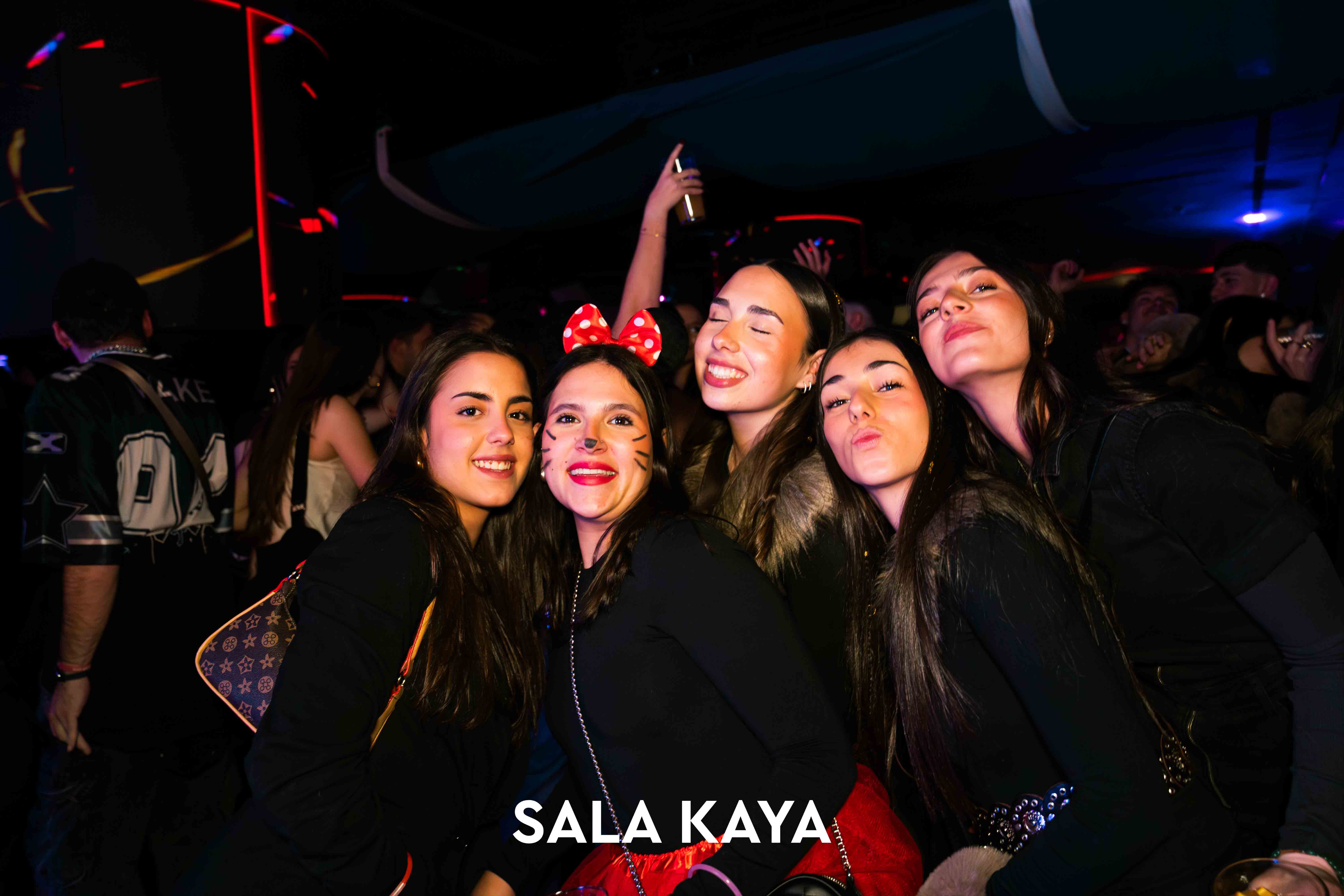 foto de público de CARNAVAL MASCARADE