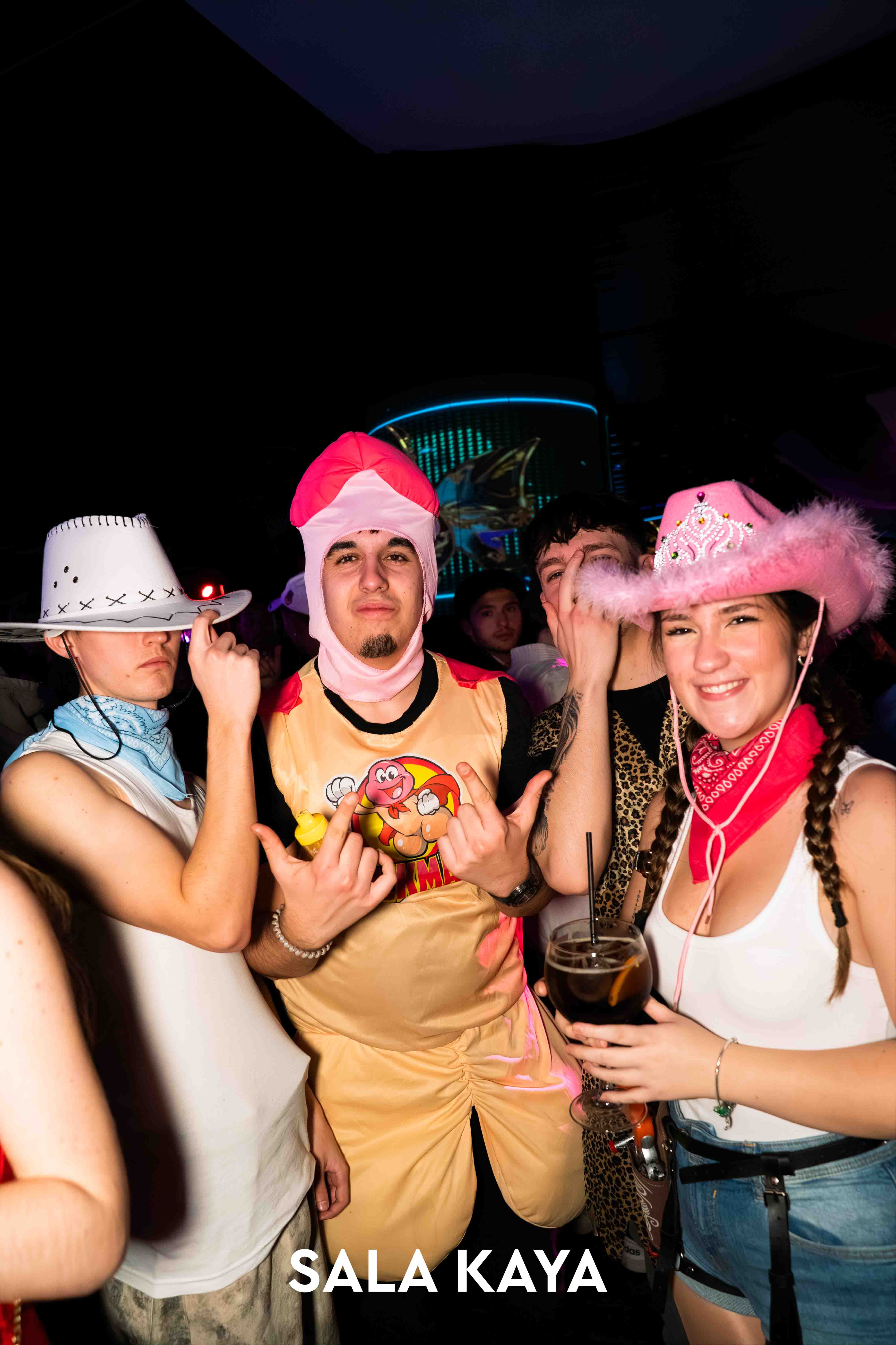 foto de público de CARNAVAL MASCARADE