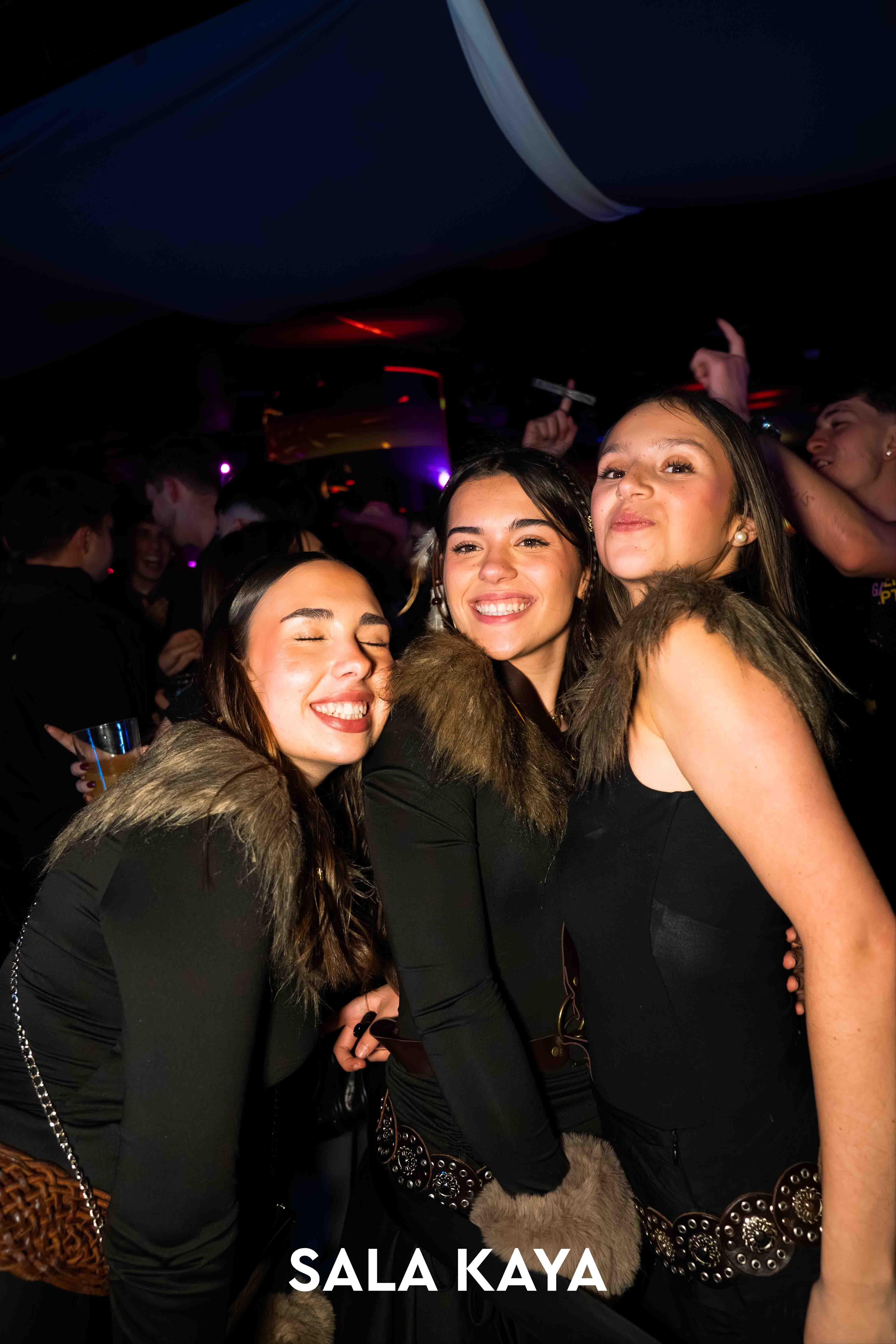 foto de público de CARNAVAL MASCARADE