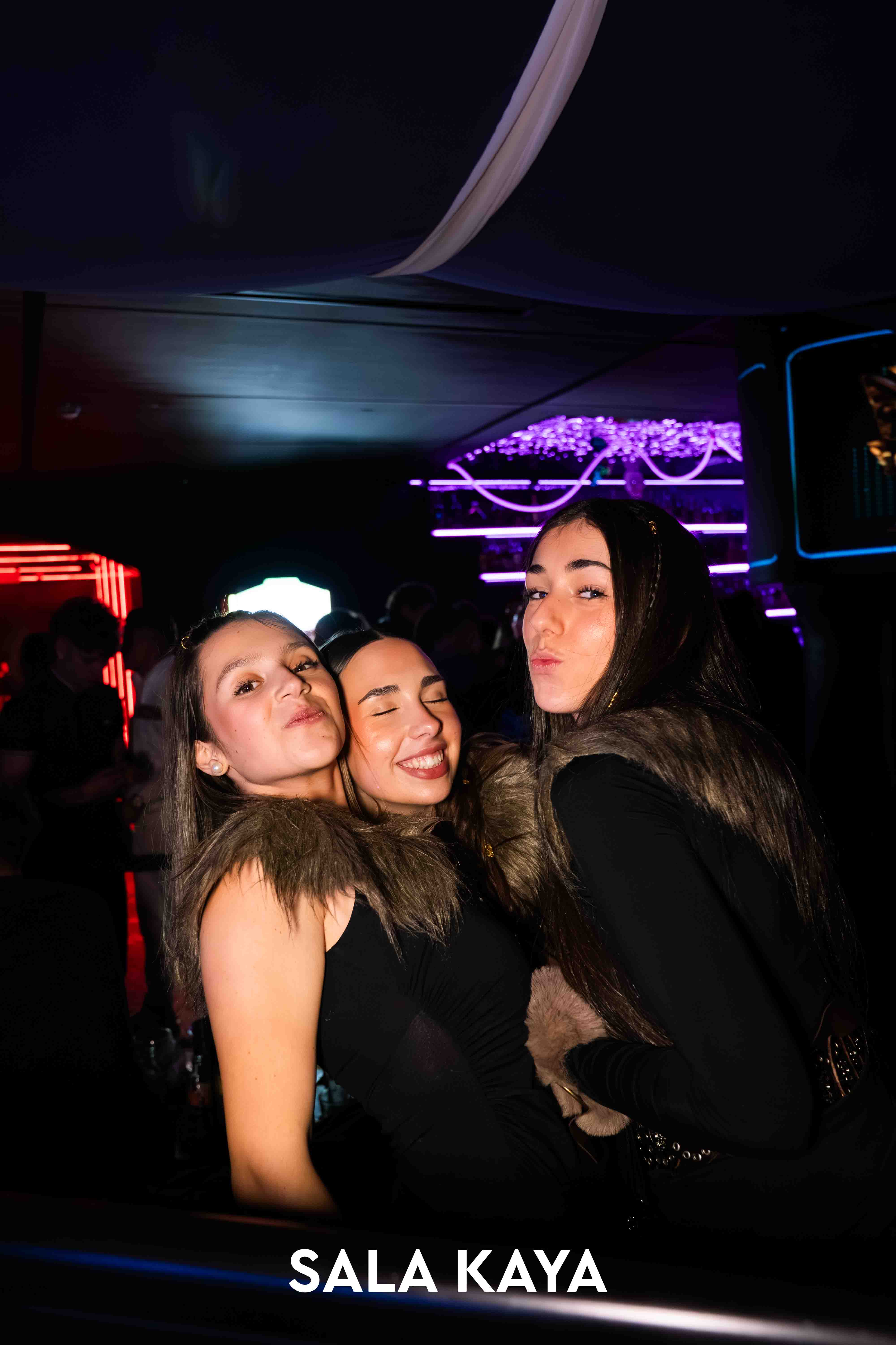 foto de público de CARNAVAL MASCARADE