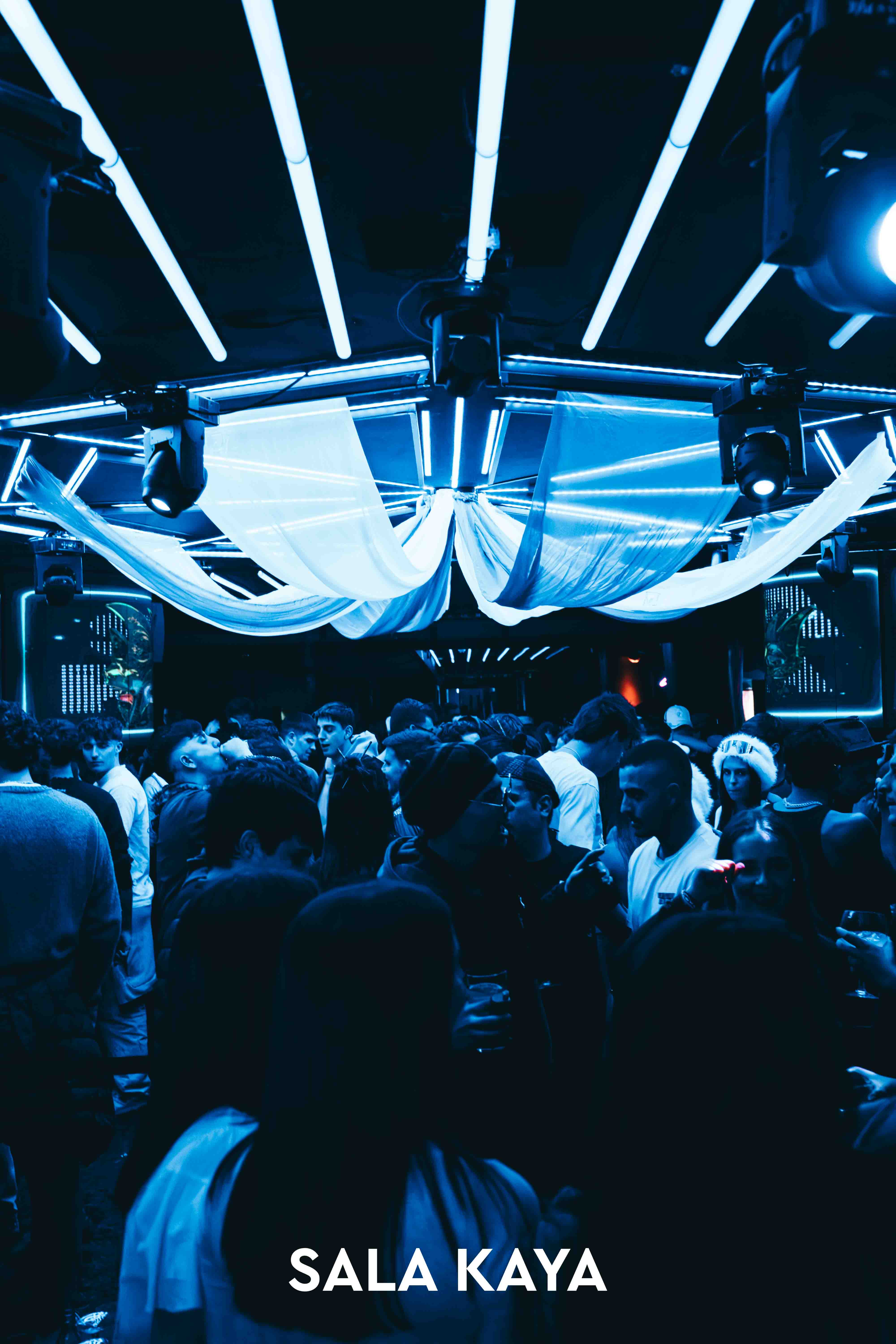 foto de público de CARNAVAL MASCARADE