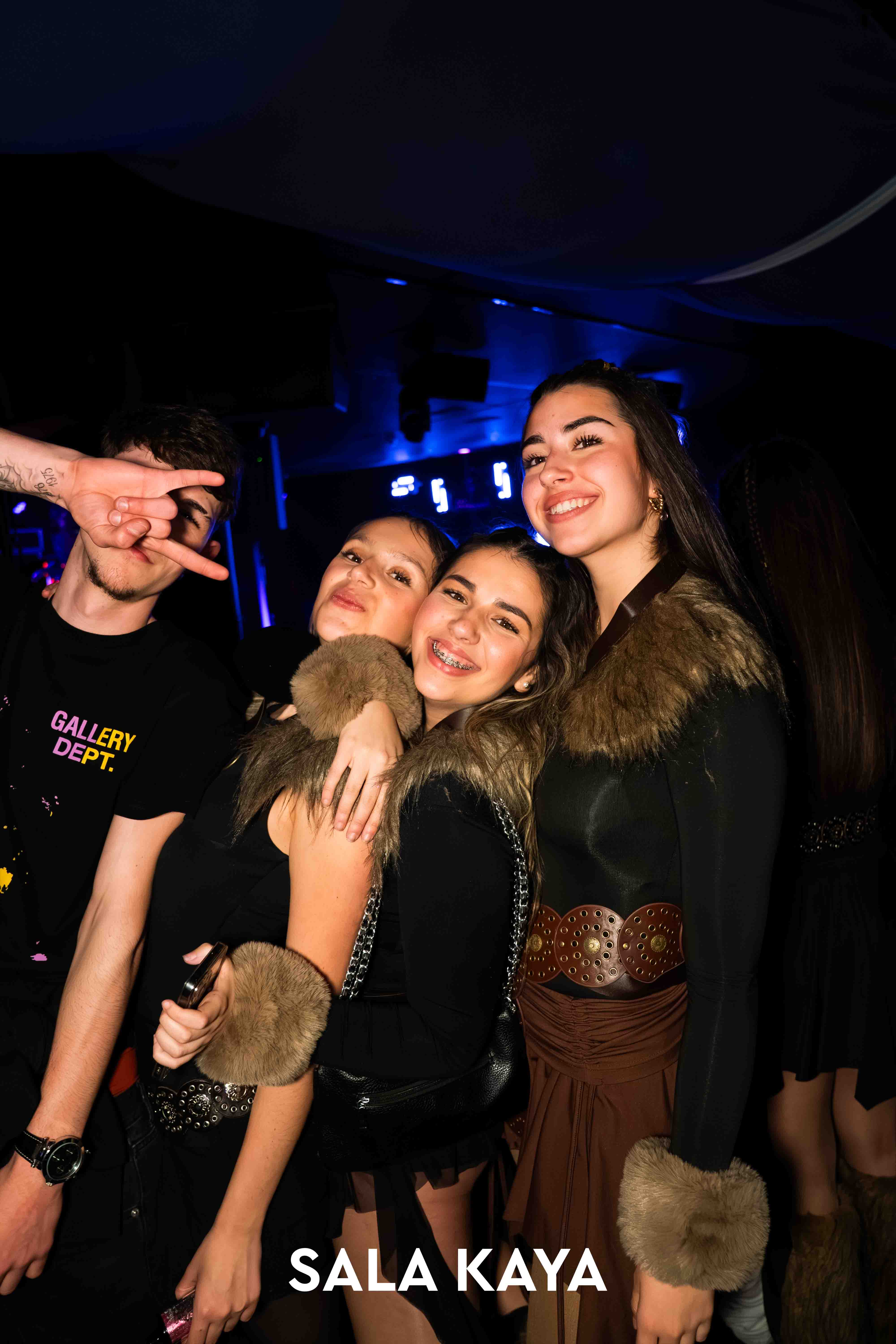 foto de público de CARNAVAL MASCARADE