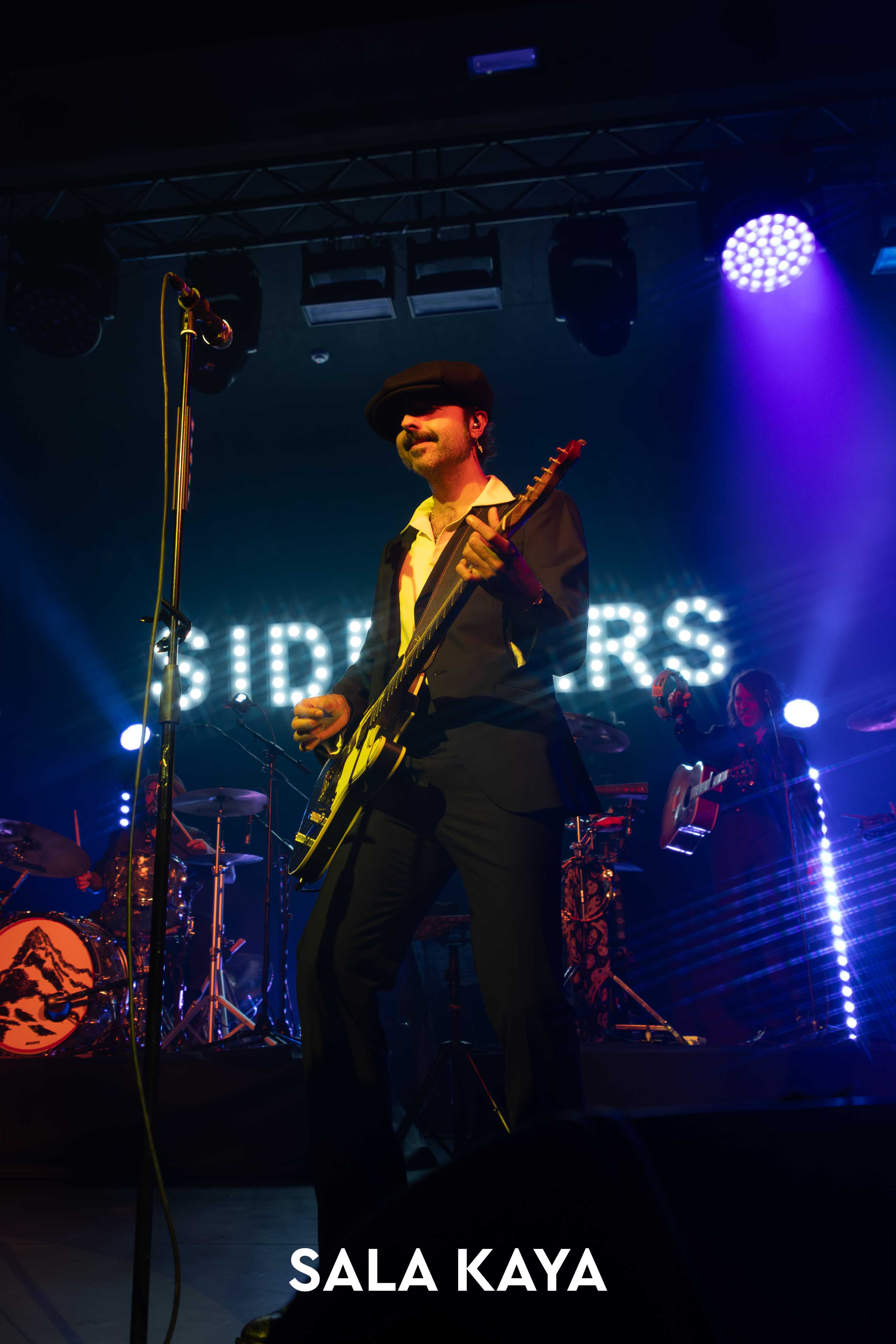 foto de público de SIDECARS