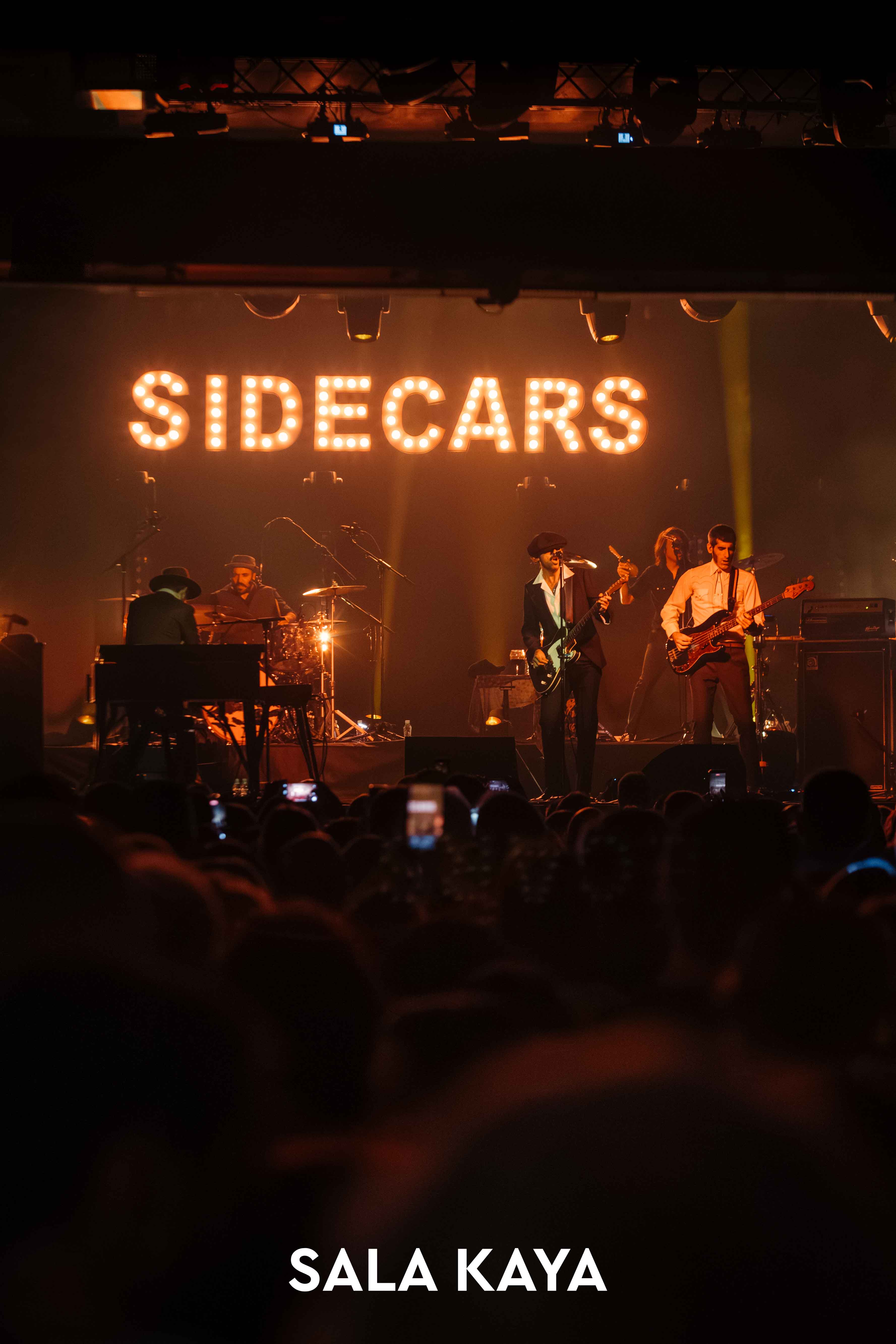 foto de público de SIDECARS