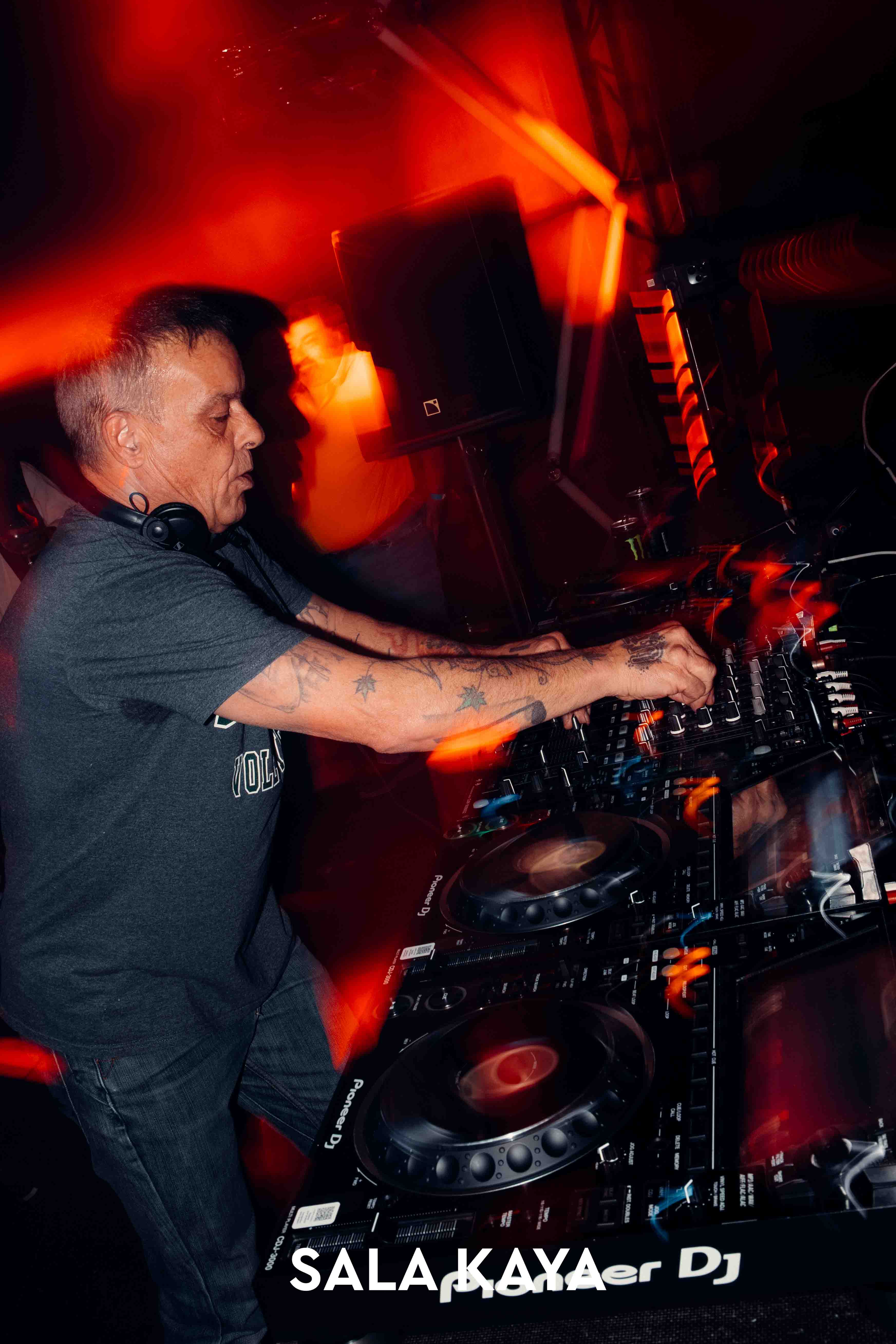 foto de público de CRISTIAN VALERA Y DJ PEPO