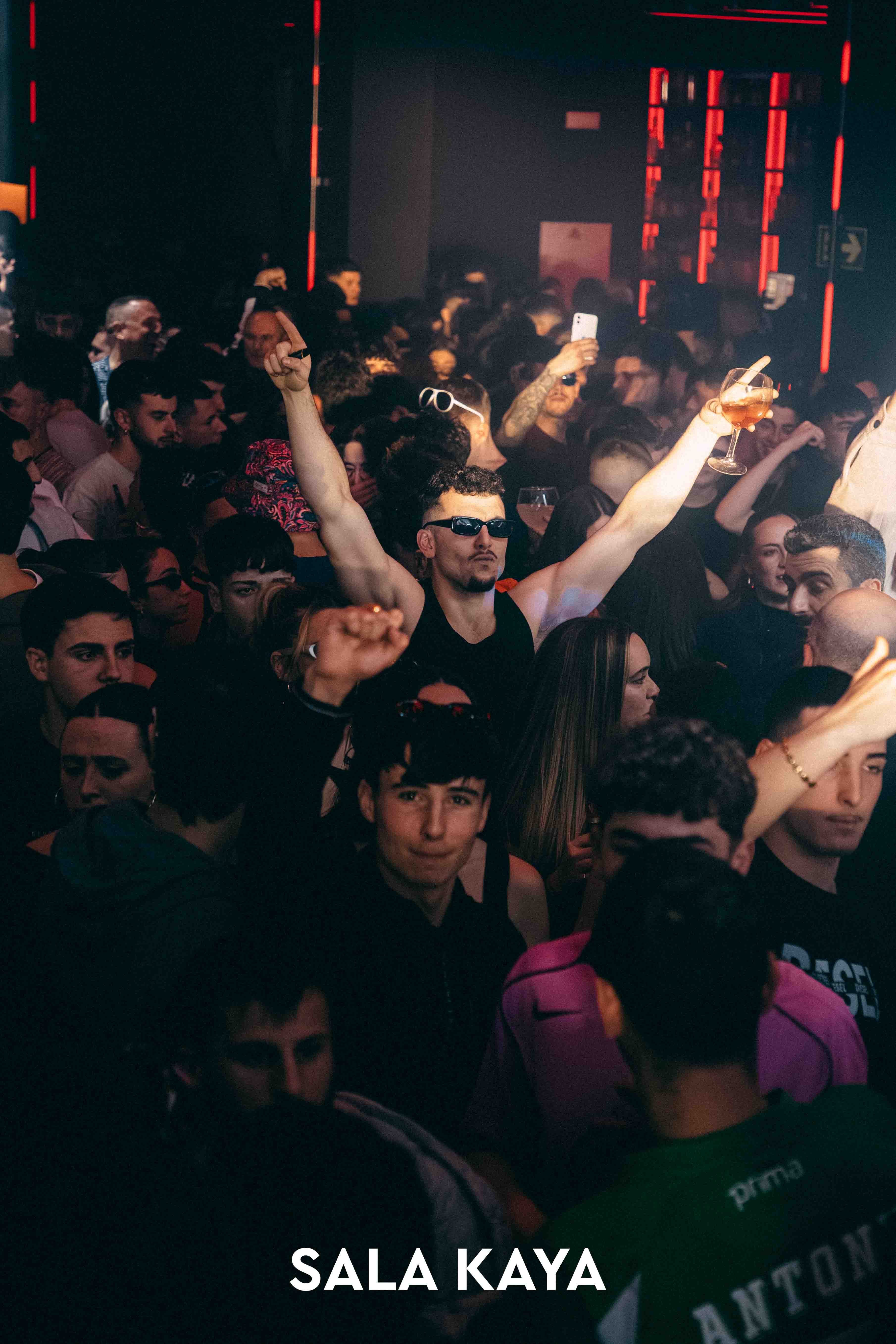 foto de público de CRISTIAN VALERA Y DJ PEPO