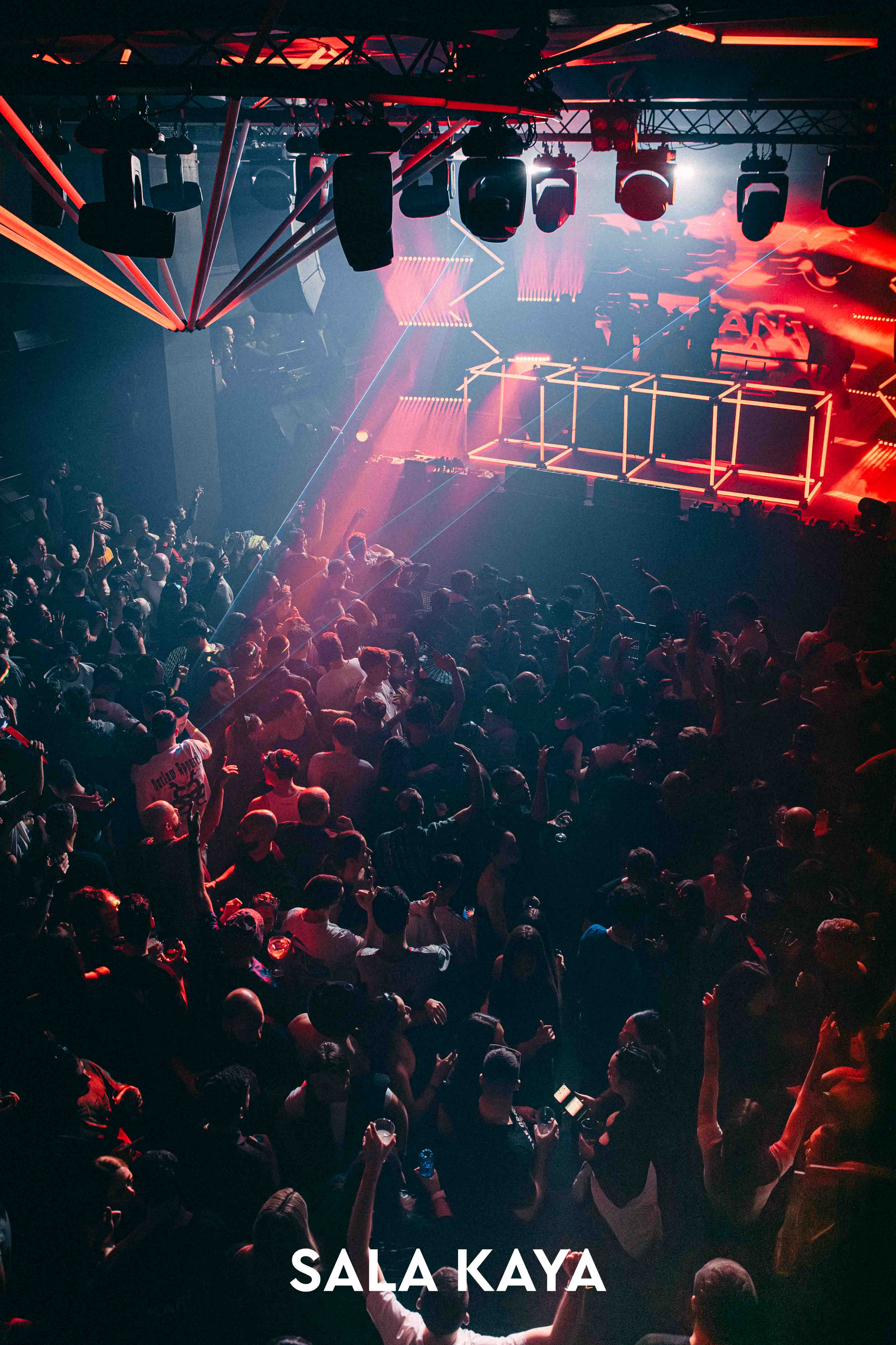 foto de público de CRISTIAN VALERA Y DJ PEPO