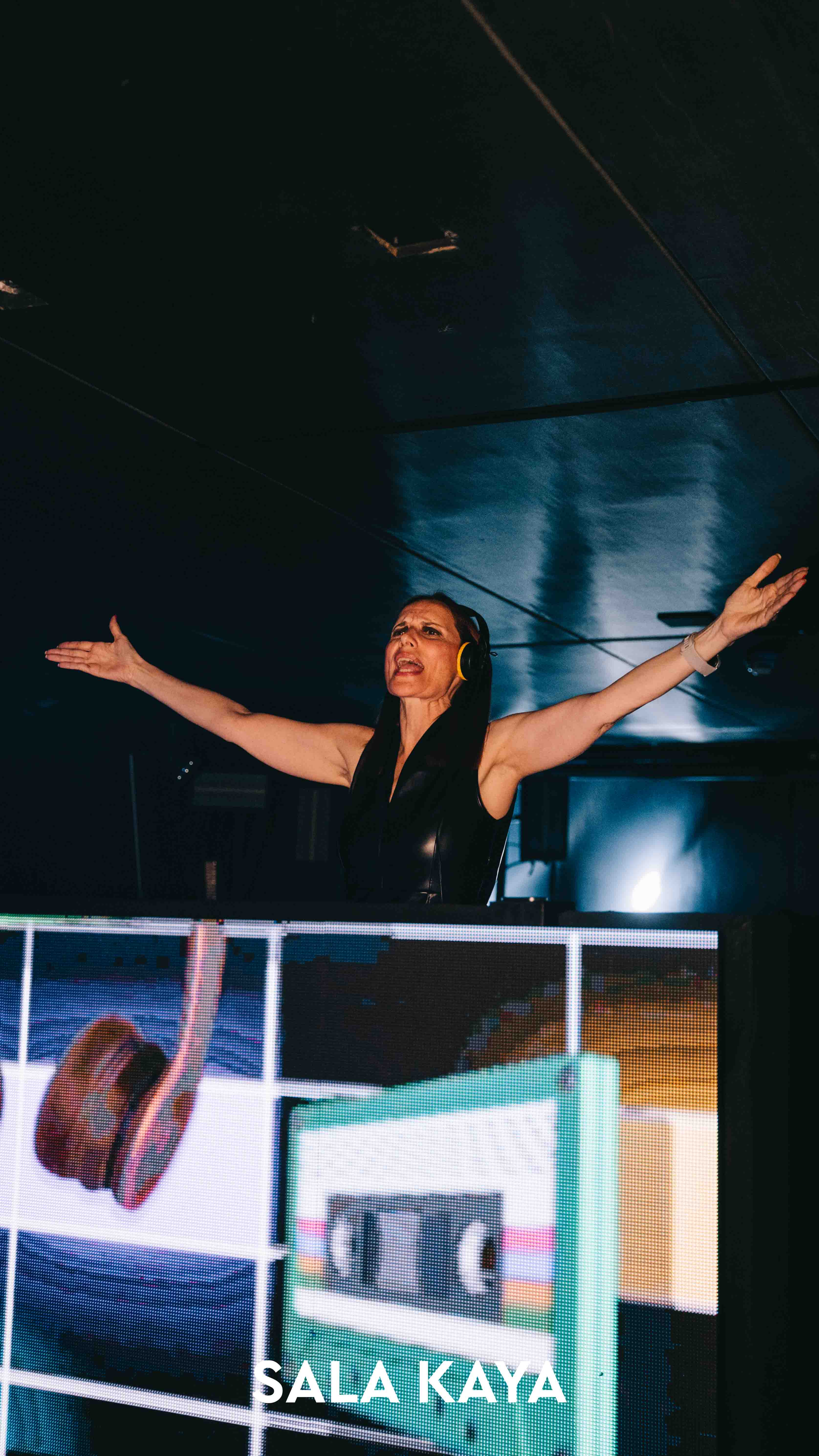 foto de público de DJ MARTA Y MONICA X