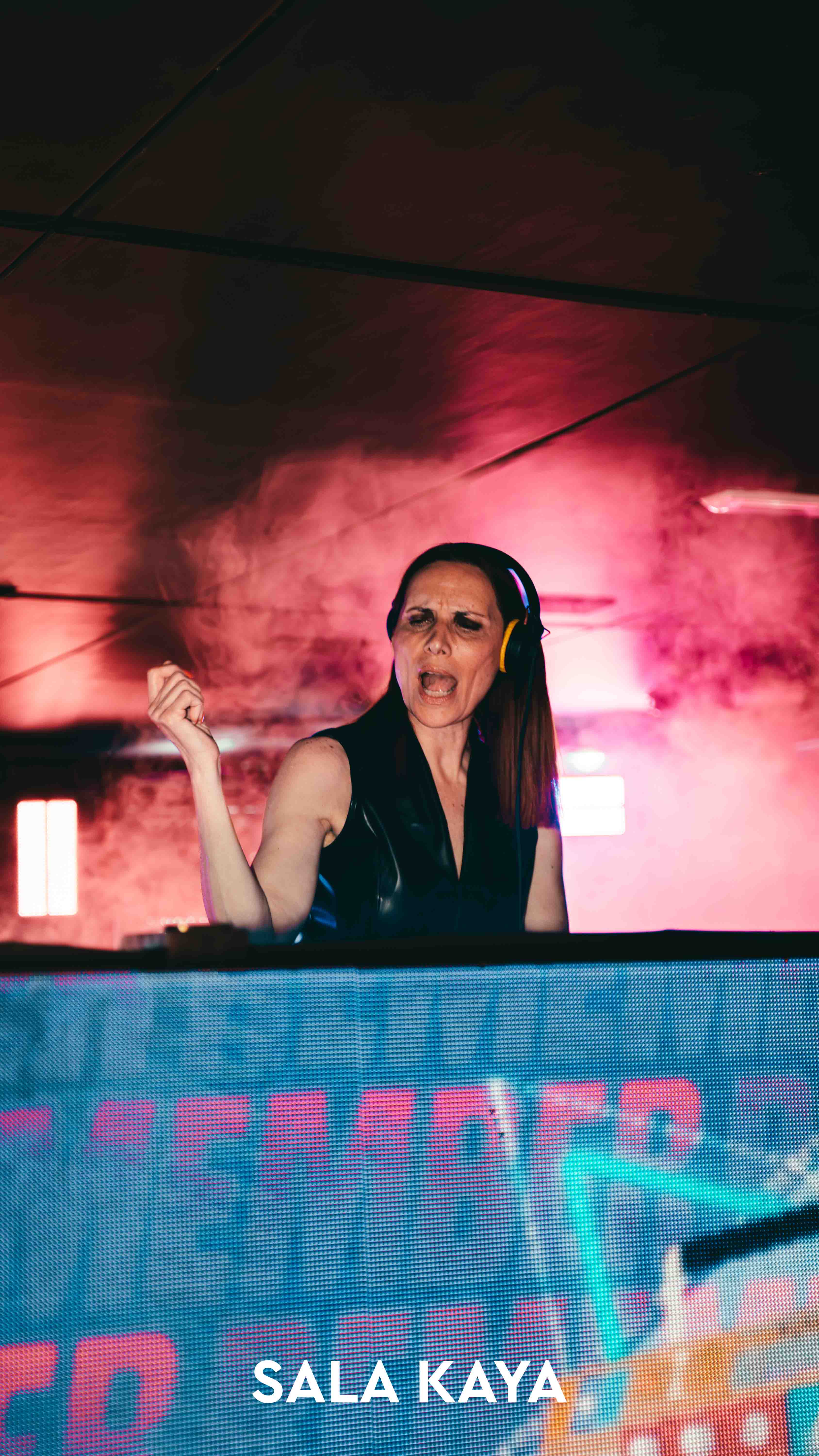 foto de público de DJ MARTA Y MONICA X