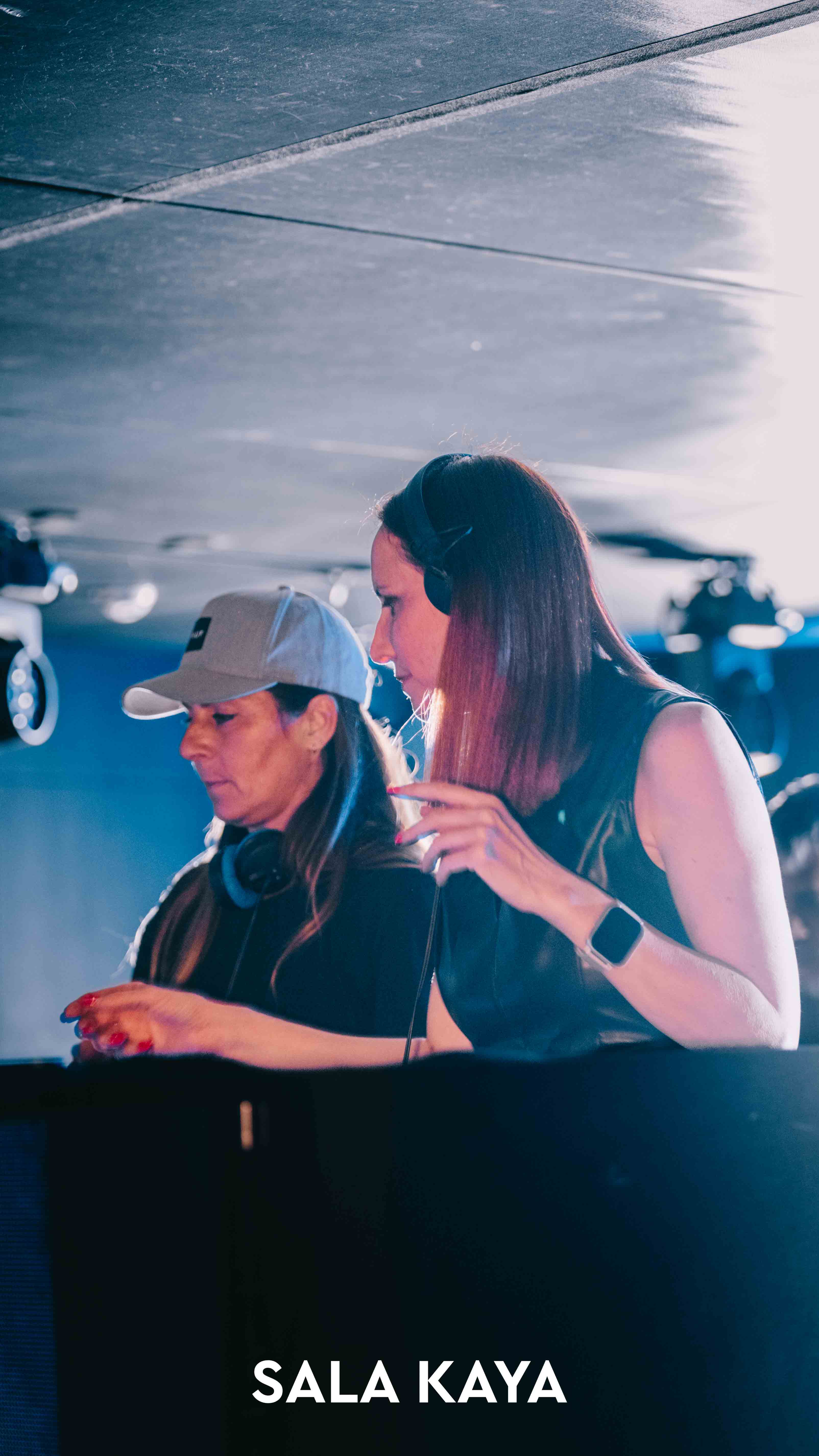 foto de público de DJ MARTA Y MONICA X