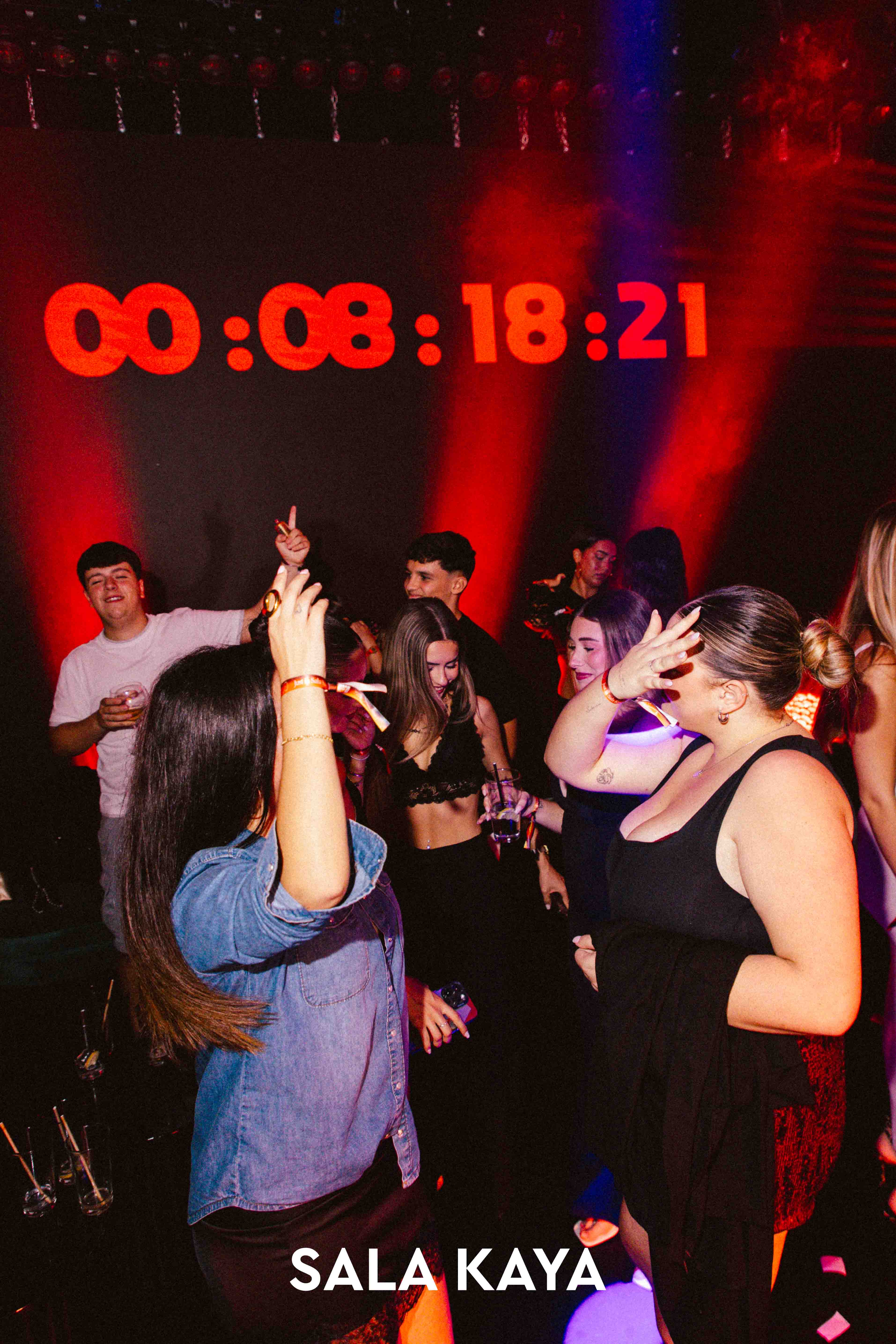 foto de público de FIESTA EQUIS