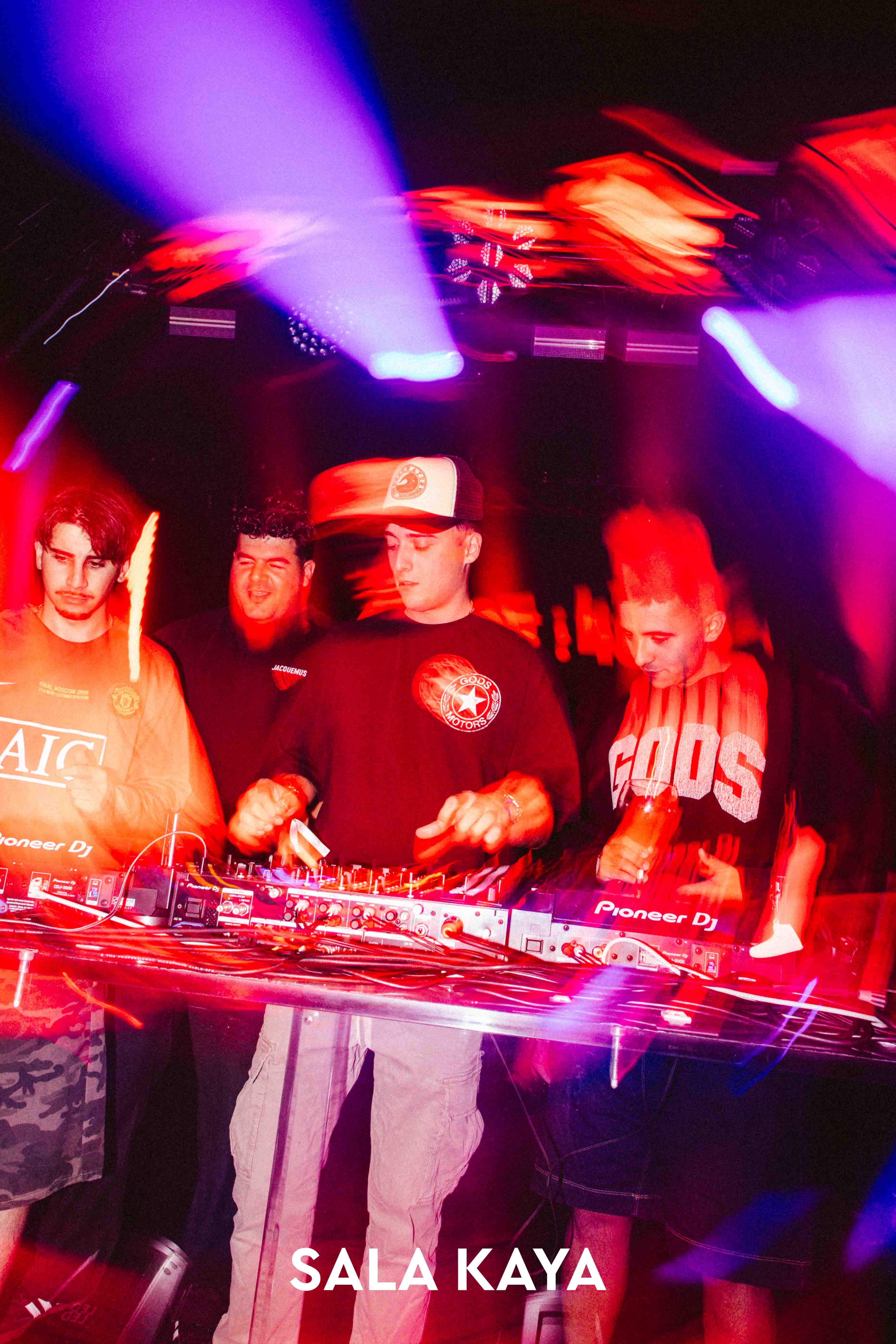 foto de público de FIESTA EQUIS