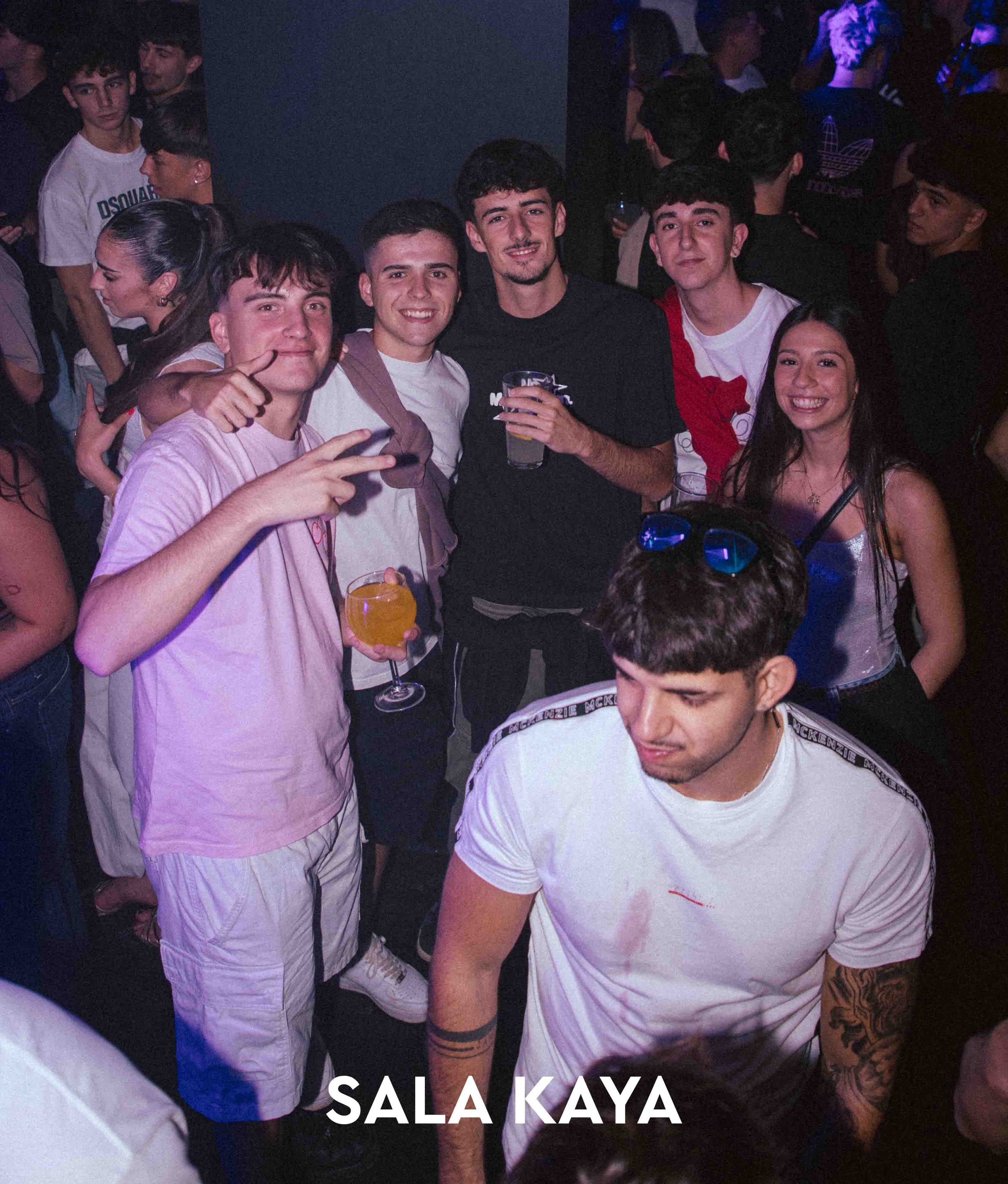 foto de público de FIESTA EQUIS