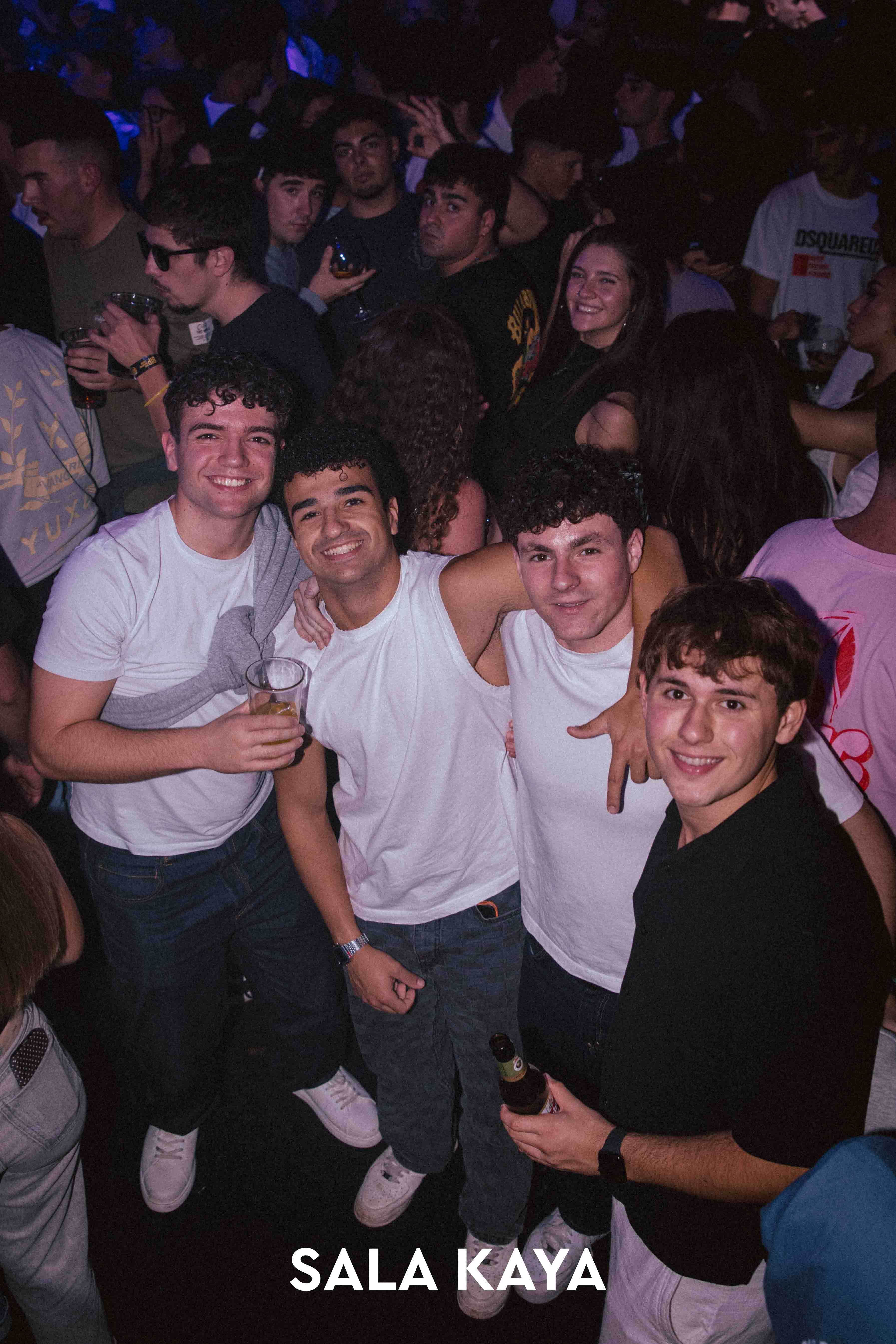 foto de público de FIESTA EQUIS